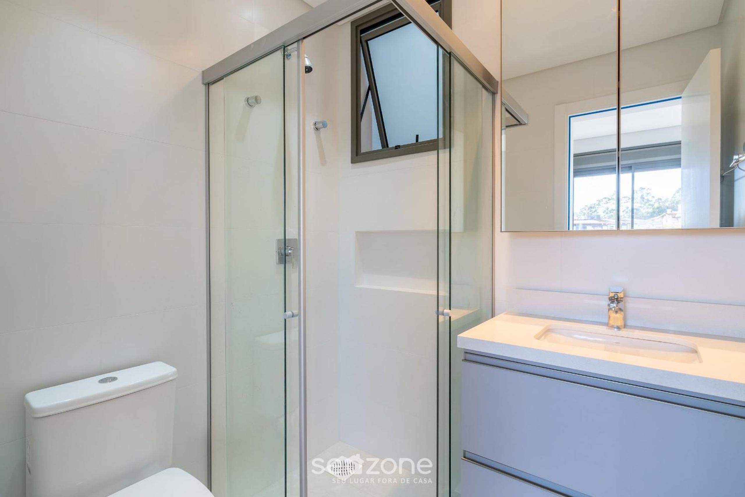 Apartments just a few minutes from UFSC, condo with laundry facilities.