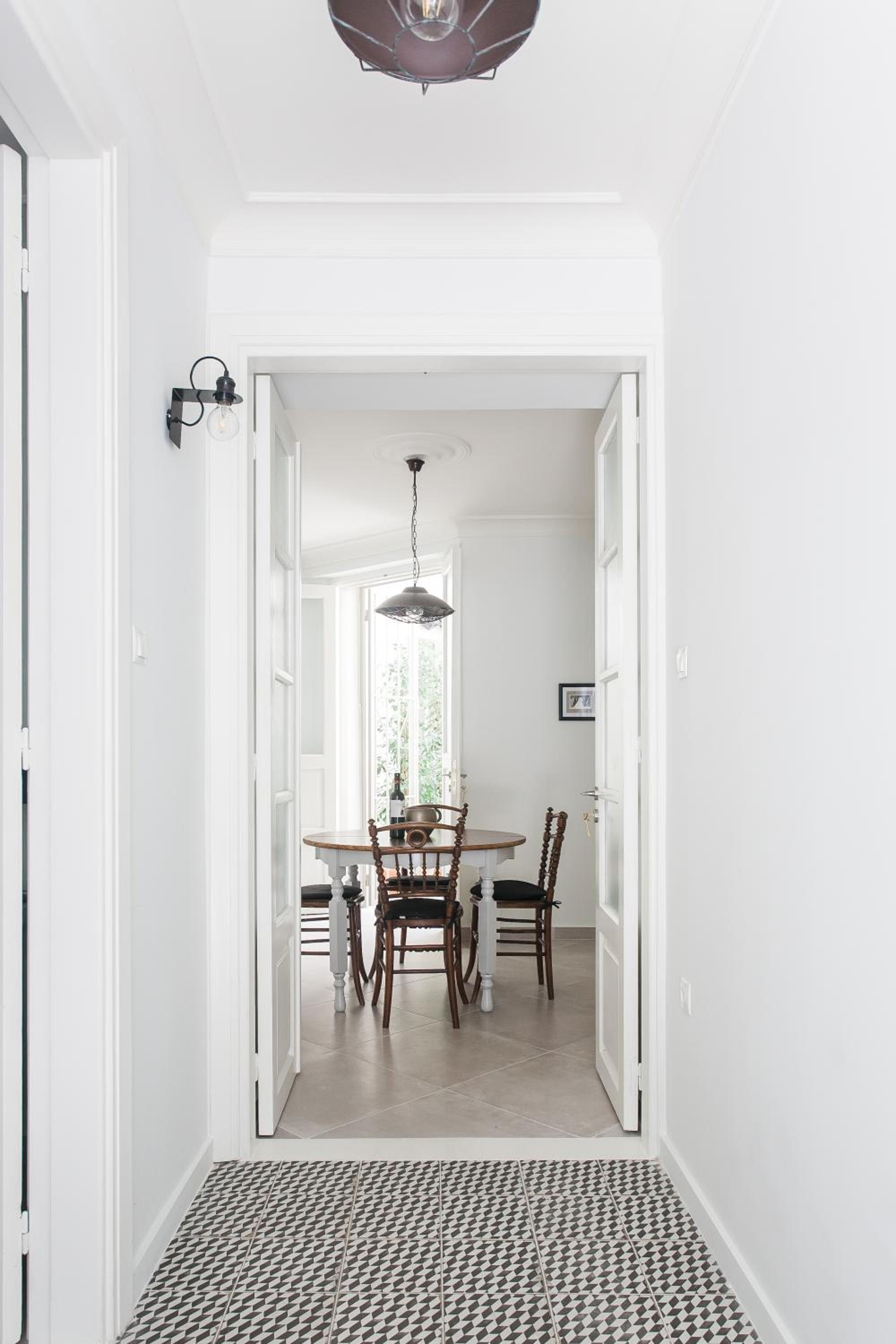 1930's Athenian House by YHA