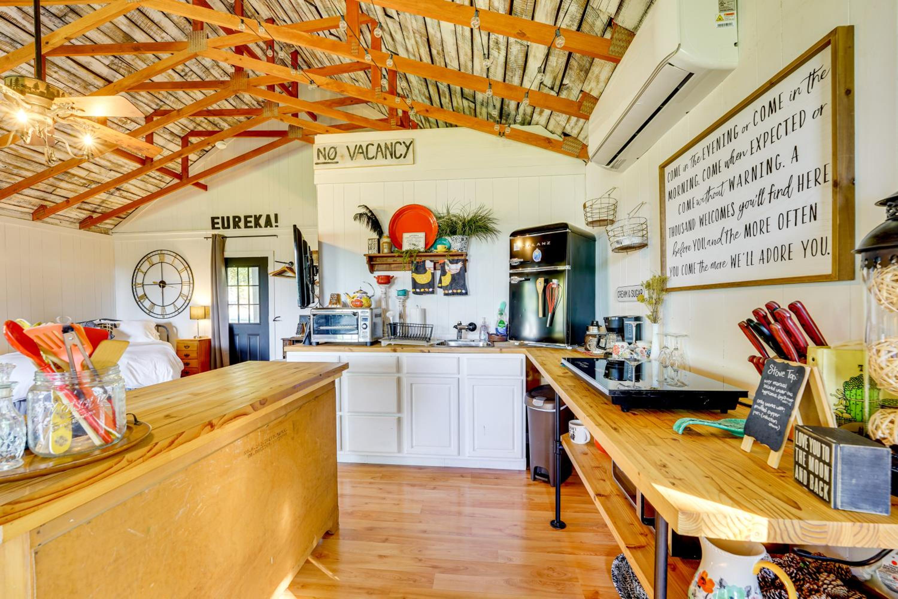 1 Mi to Downtown Eureka Springs Studio Retreat