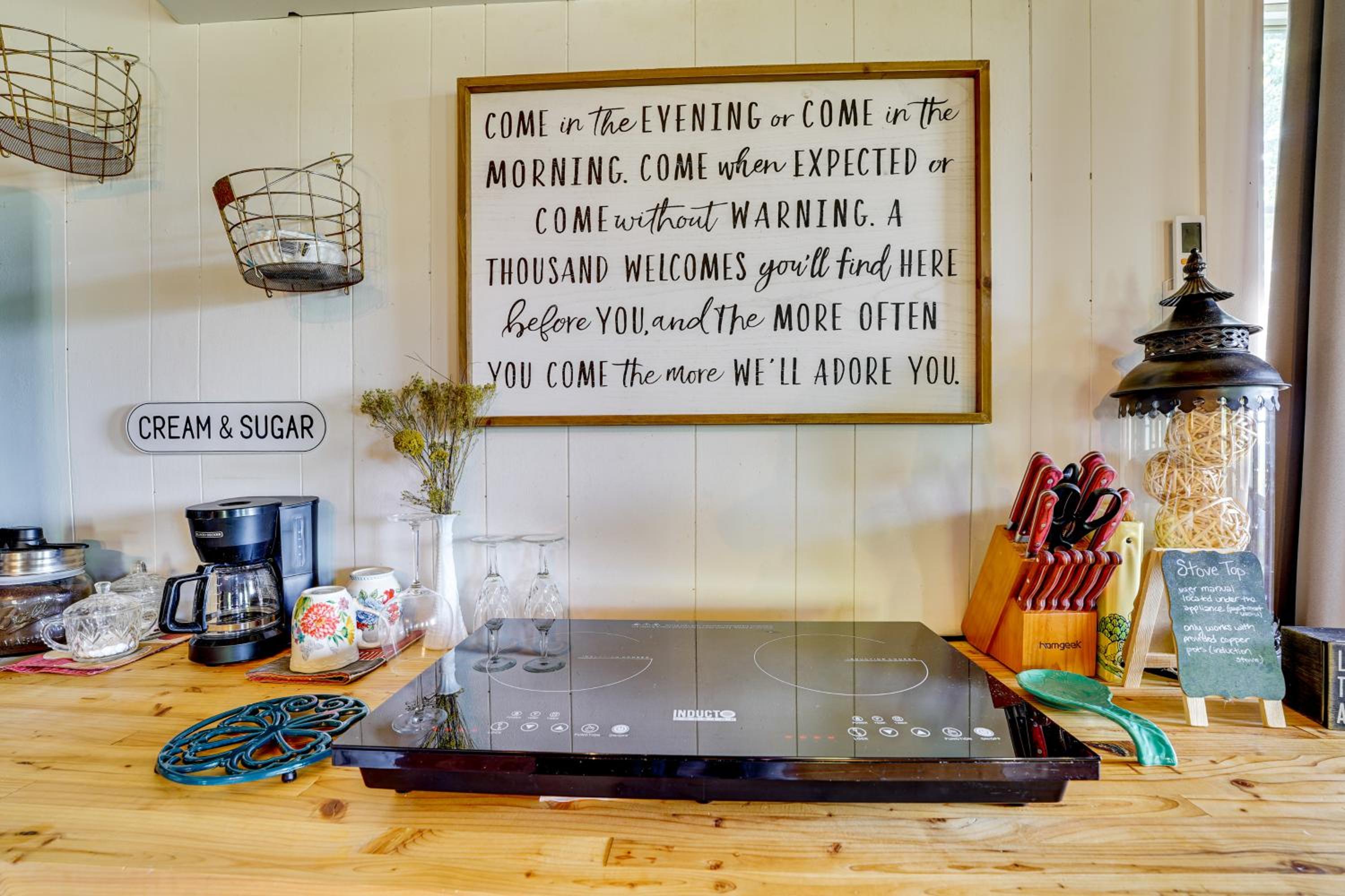 1 Mi to Downtown Eureka Springs Studio Retreat