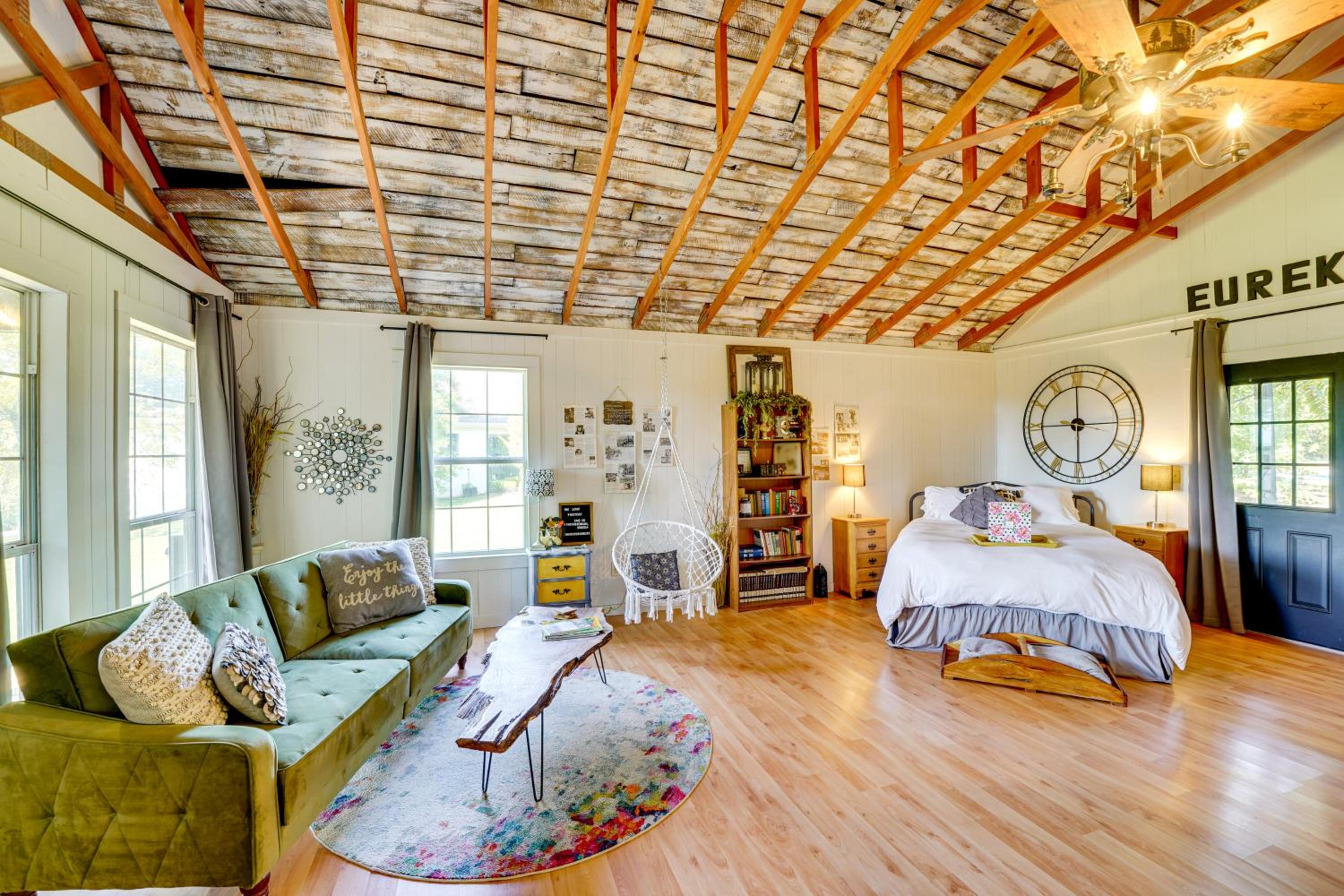1 Mi to Downtown Eureka Springs Studio Retreat