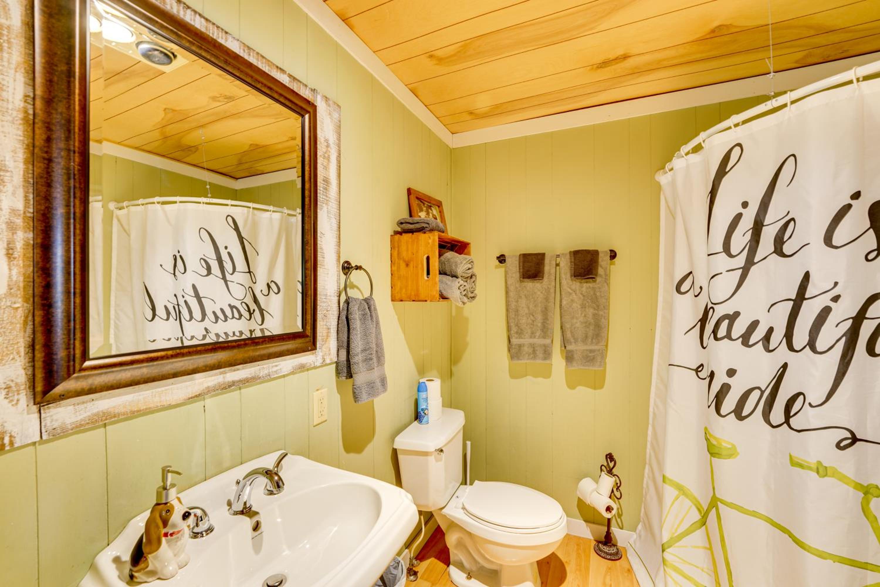 1 Mi to Downtown Eureka Springs Studio Retreat