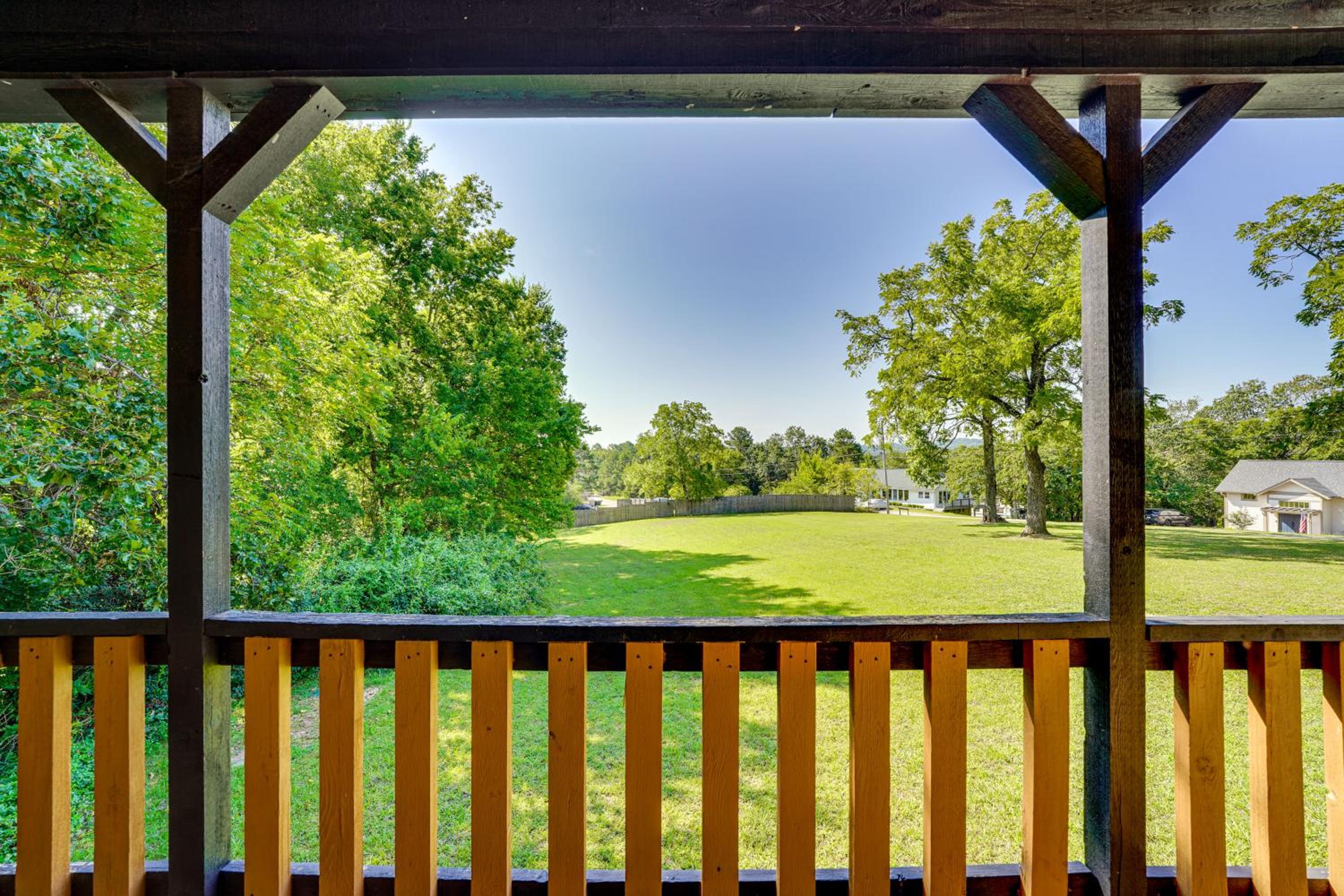 1 Mi to Downtown Eureka Springs Studio Retreat