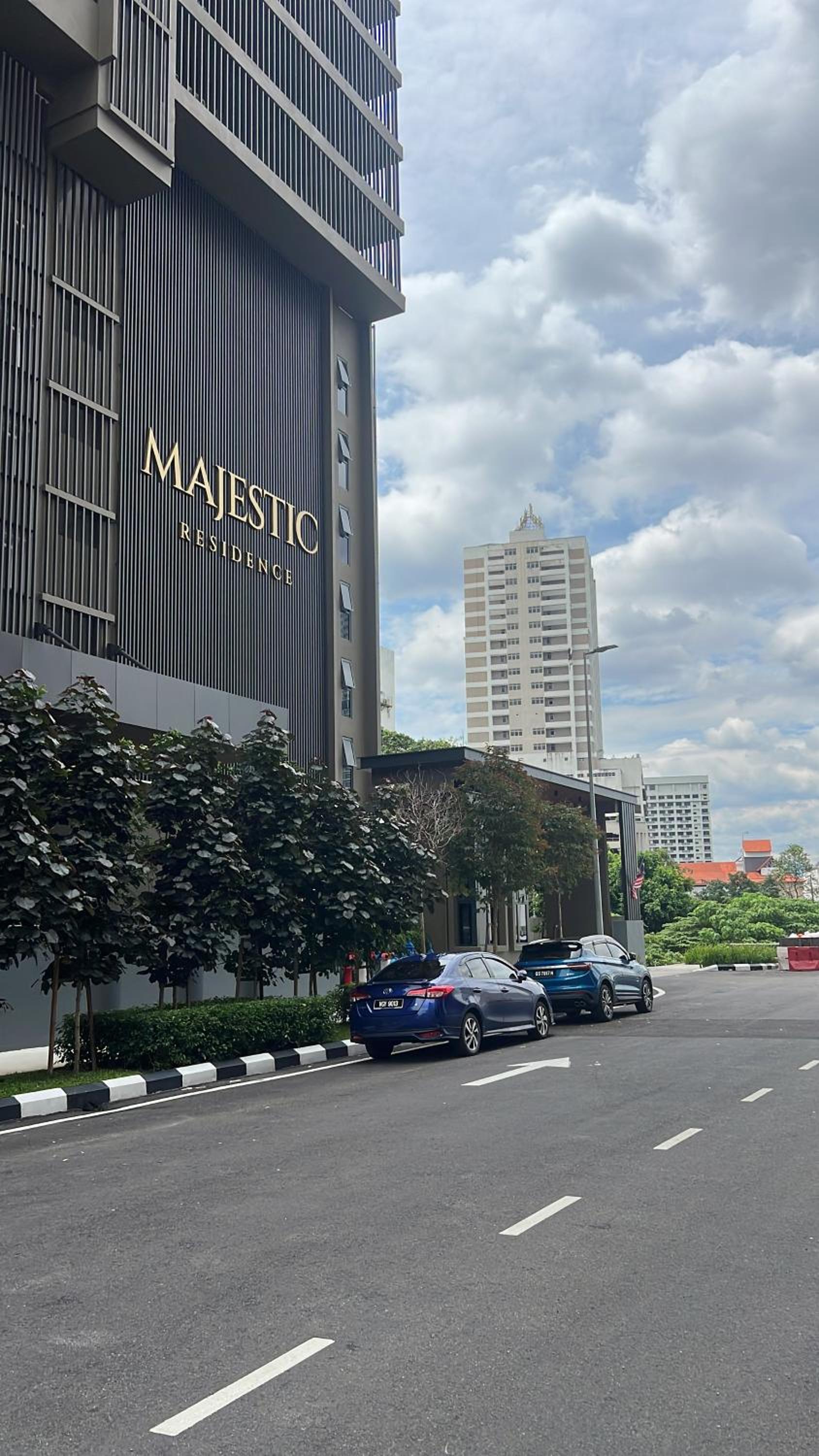 MAJESTIC RESlDENCE KLCC