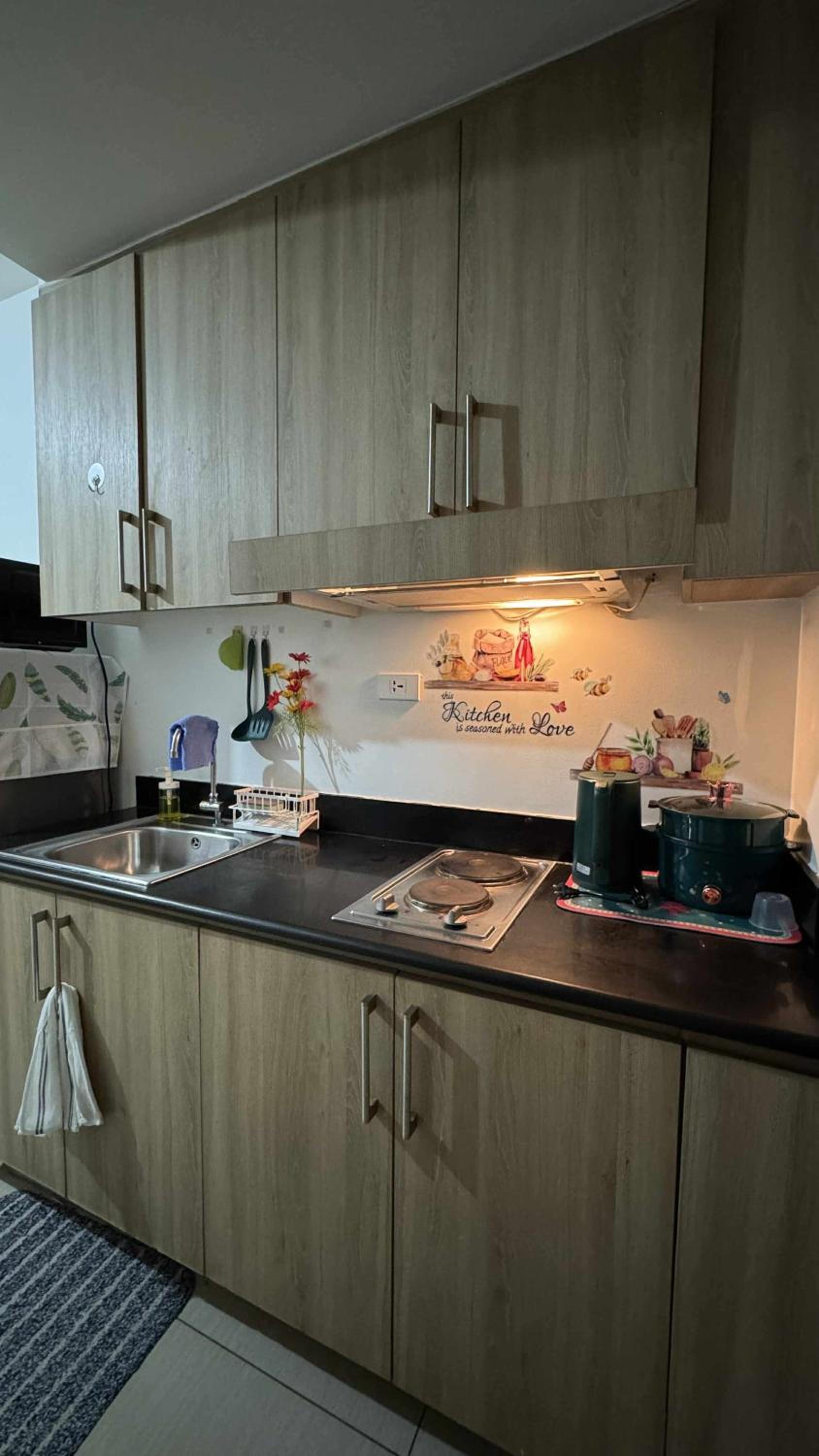 Shore Residences, walking distance to MOA and near Manila Airport