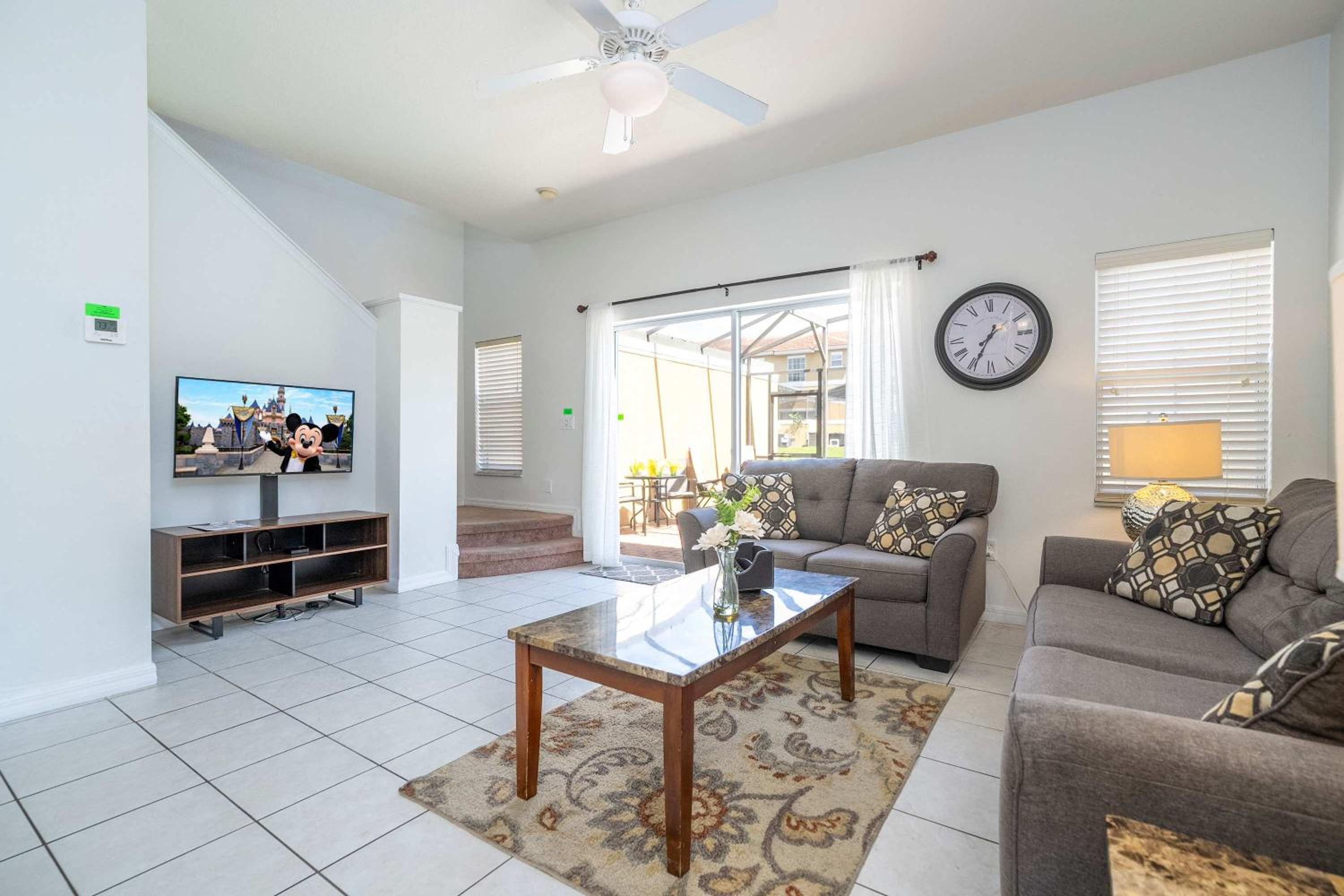 Bright 3B w Pool Close to Disney Encantada 8545