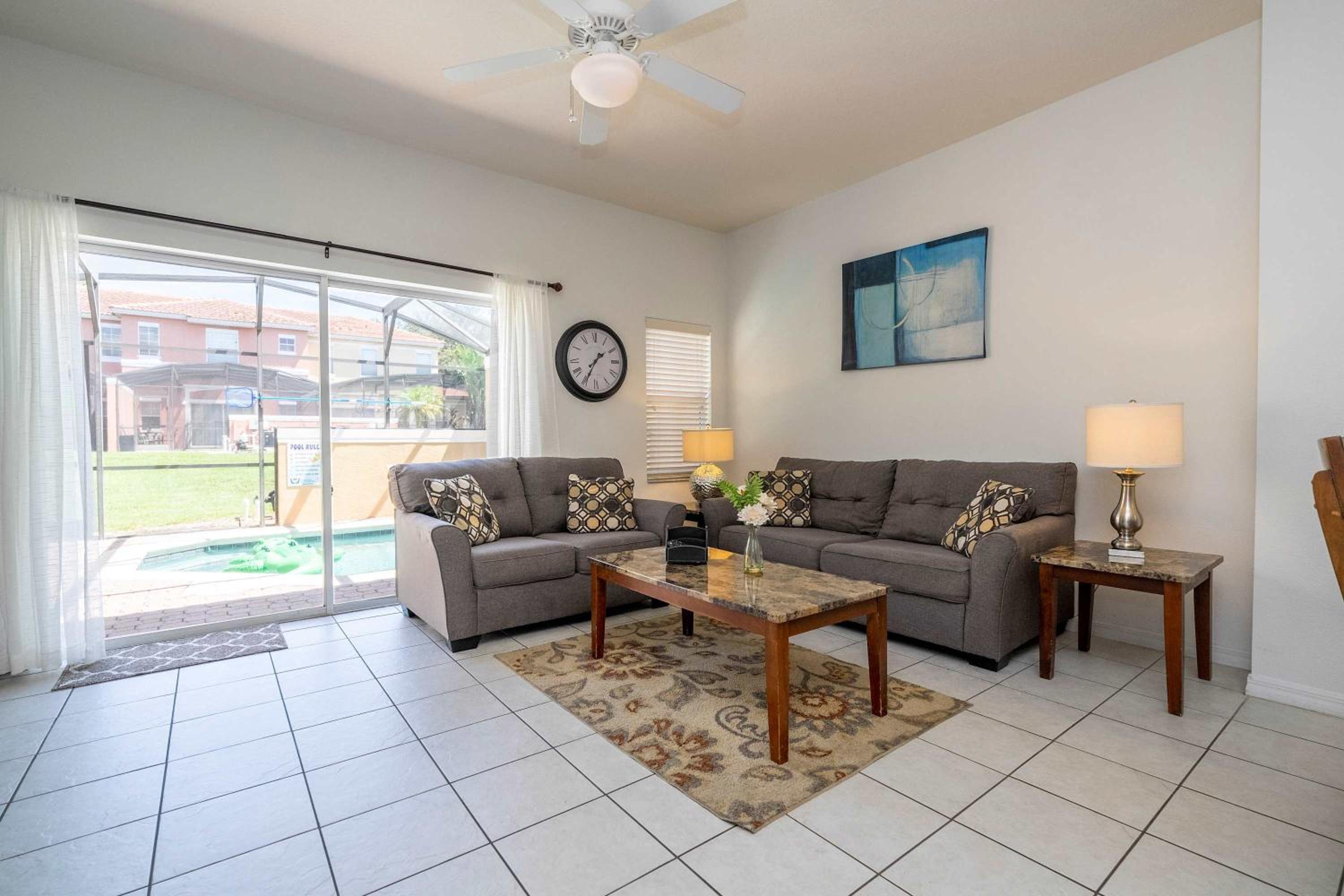 Bright 3B w Pool Close to Disney Encantada 8545