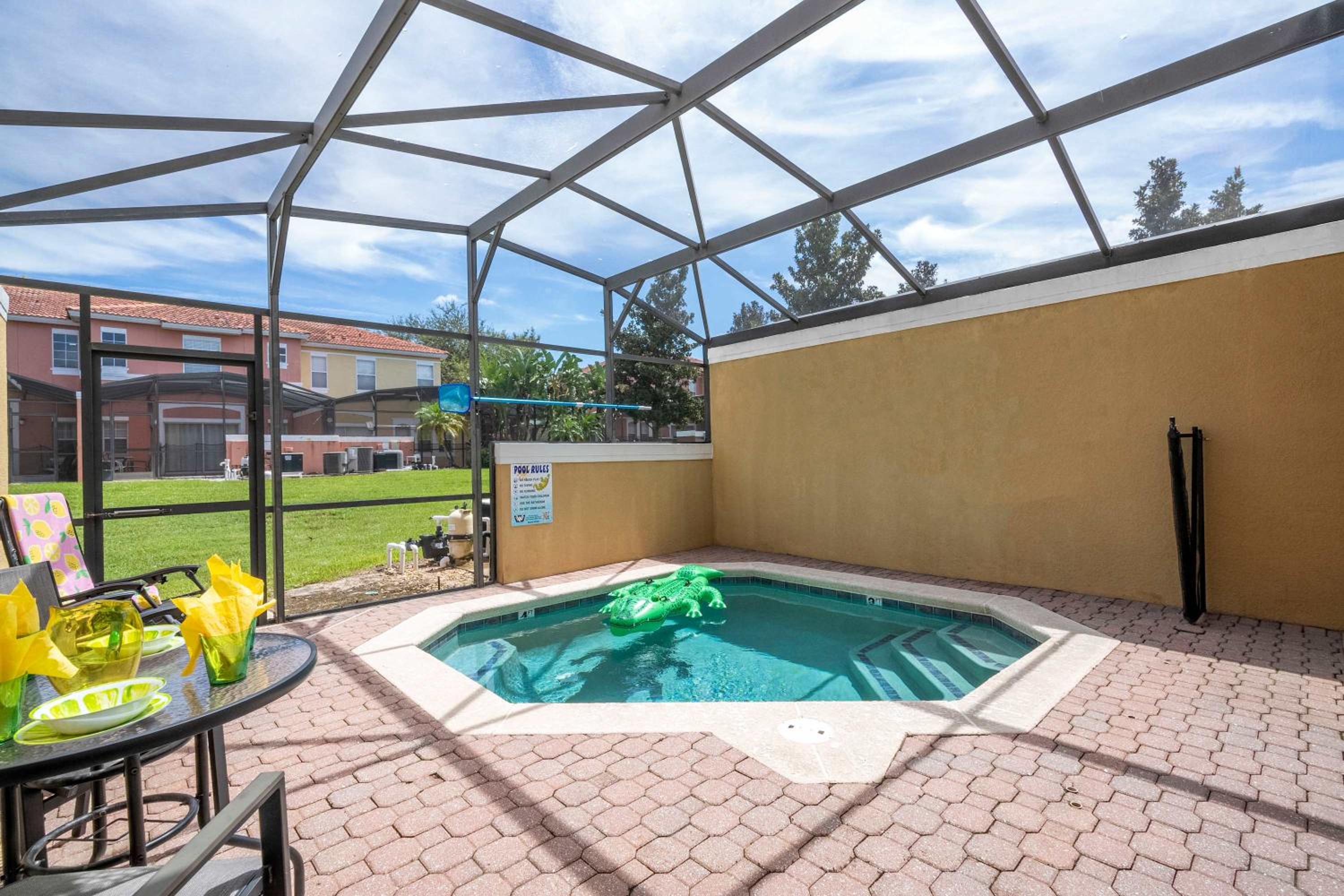Bright 3B w Pool Close to Disney Encantada 8545