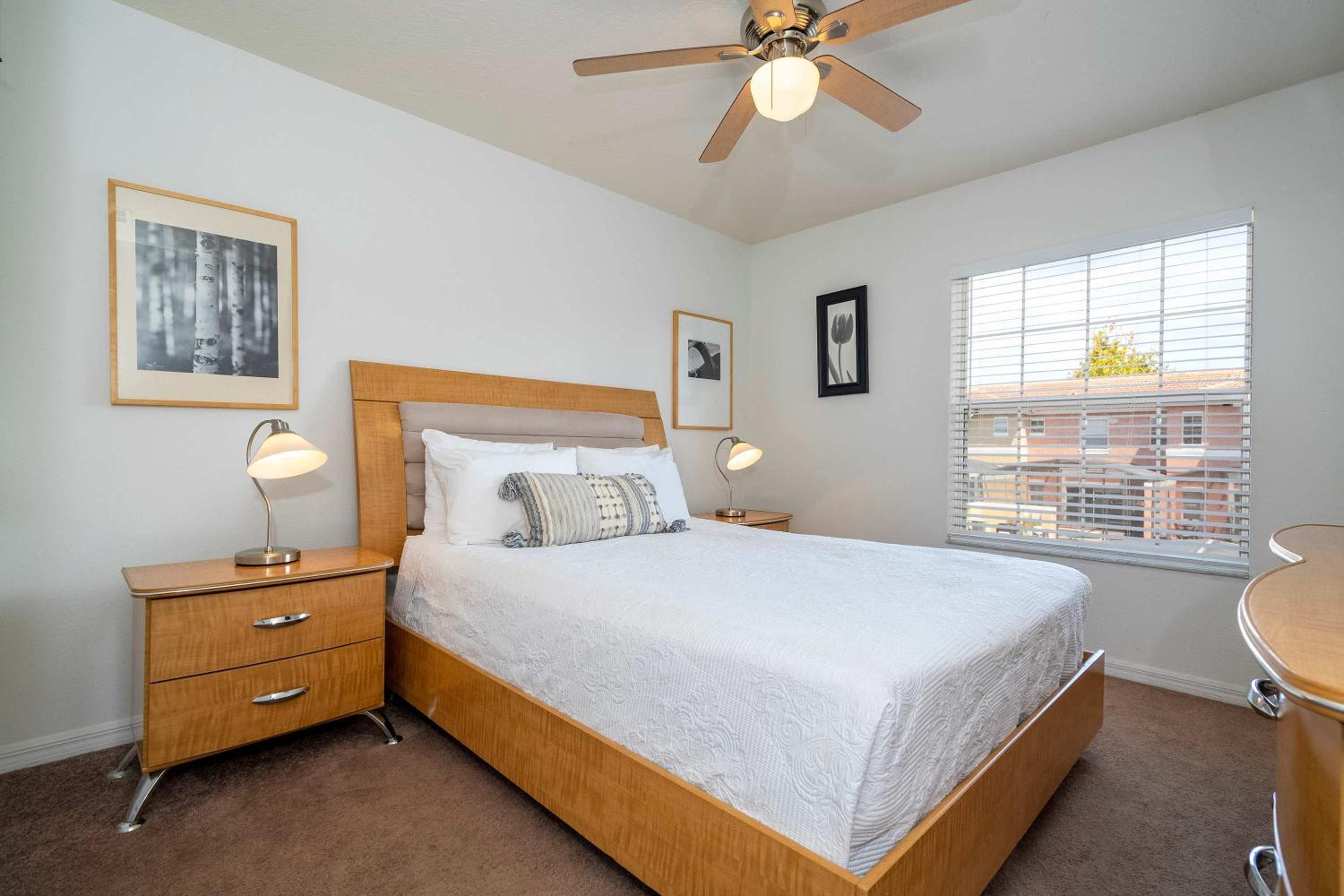 Bright 3B w Pool Close to Disney Encantada 8545