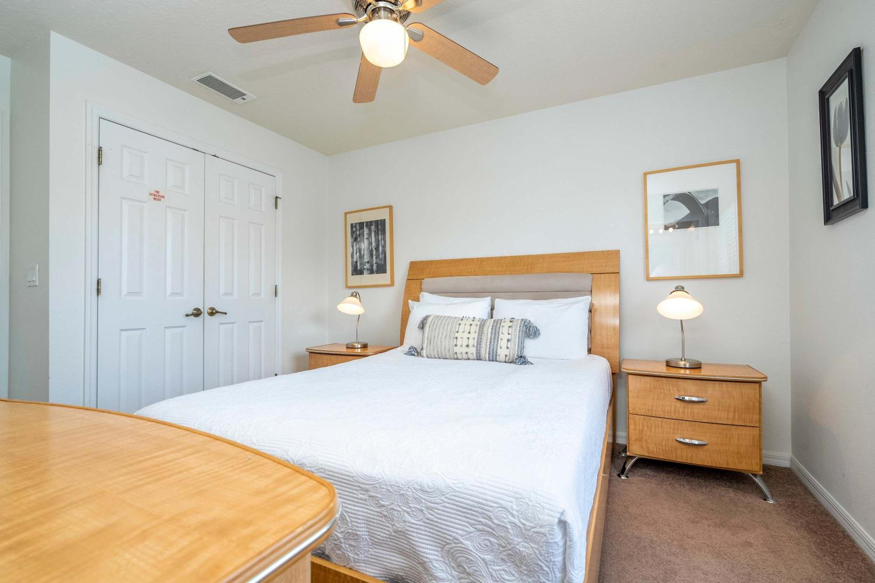 Bright 3B w Pool Close to Disney Encantada 8545