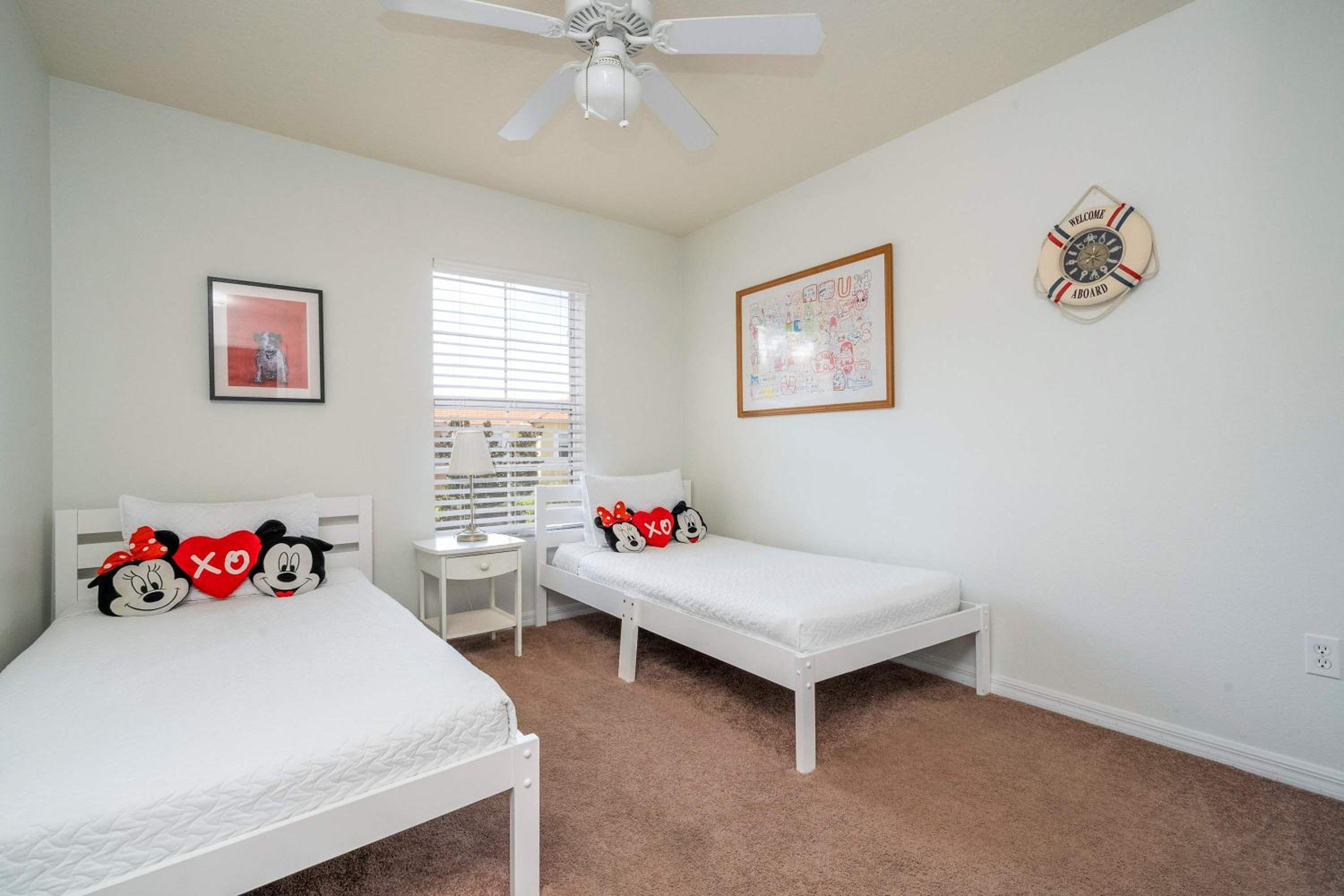Bright 3B w Pool Close to Disney Encantada 8545