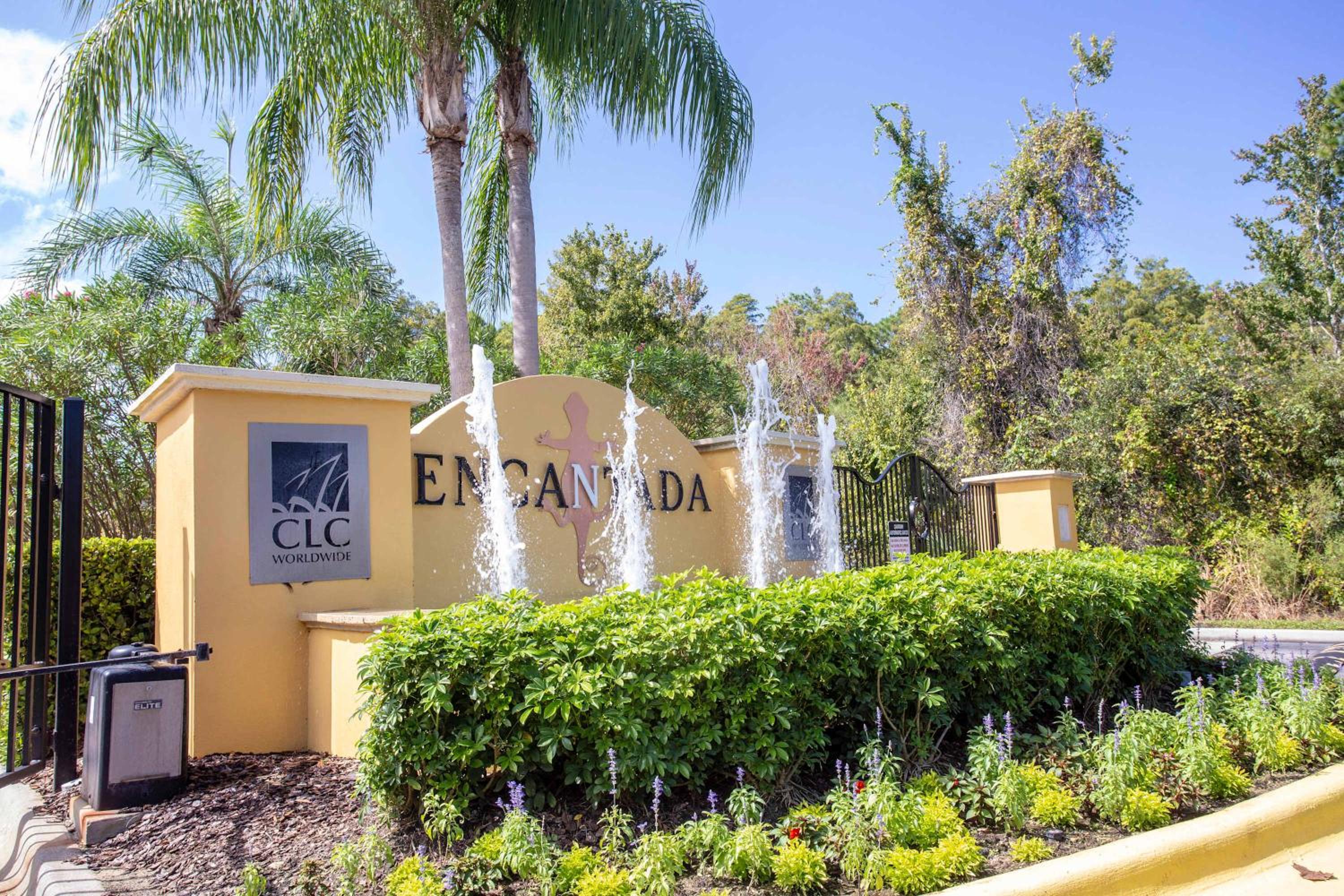 Bright 3B w Pool Close to Disney Encantada 8545