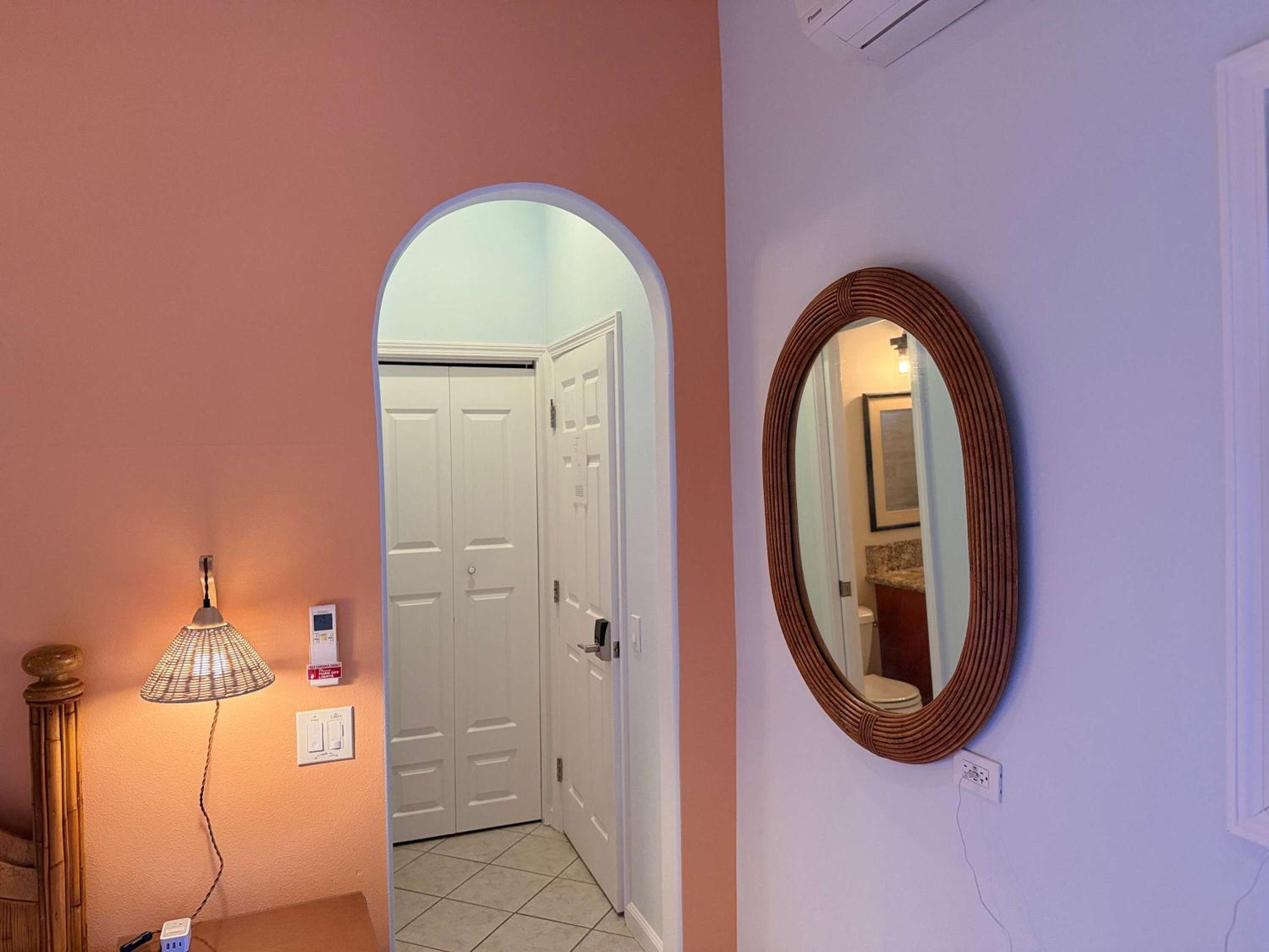 Beachfront B&B w Free Breakfast, AC & Sunset View