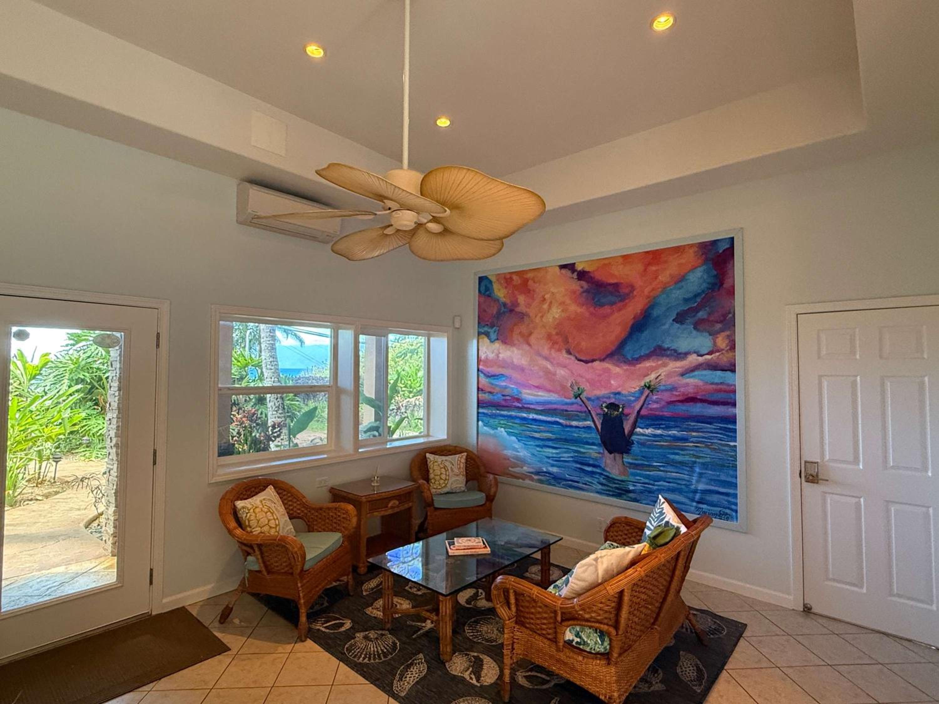 Beachfront B&B w Free Breakfast, AC & Sunset View