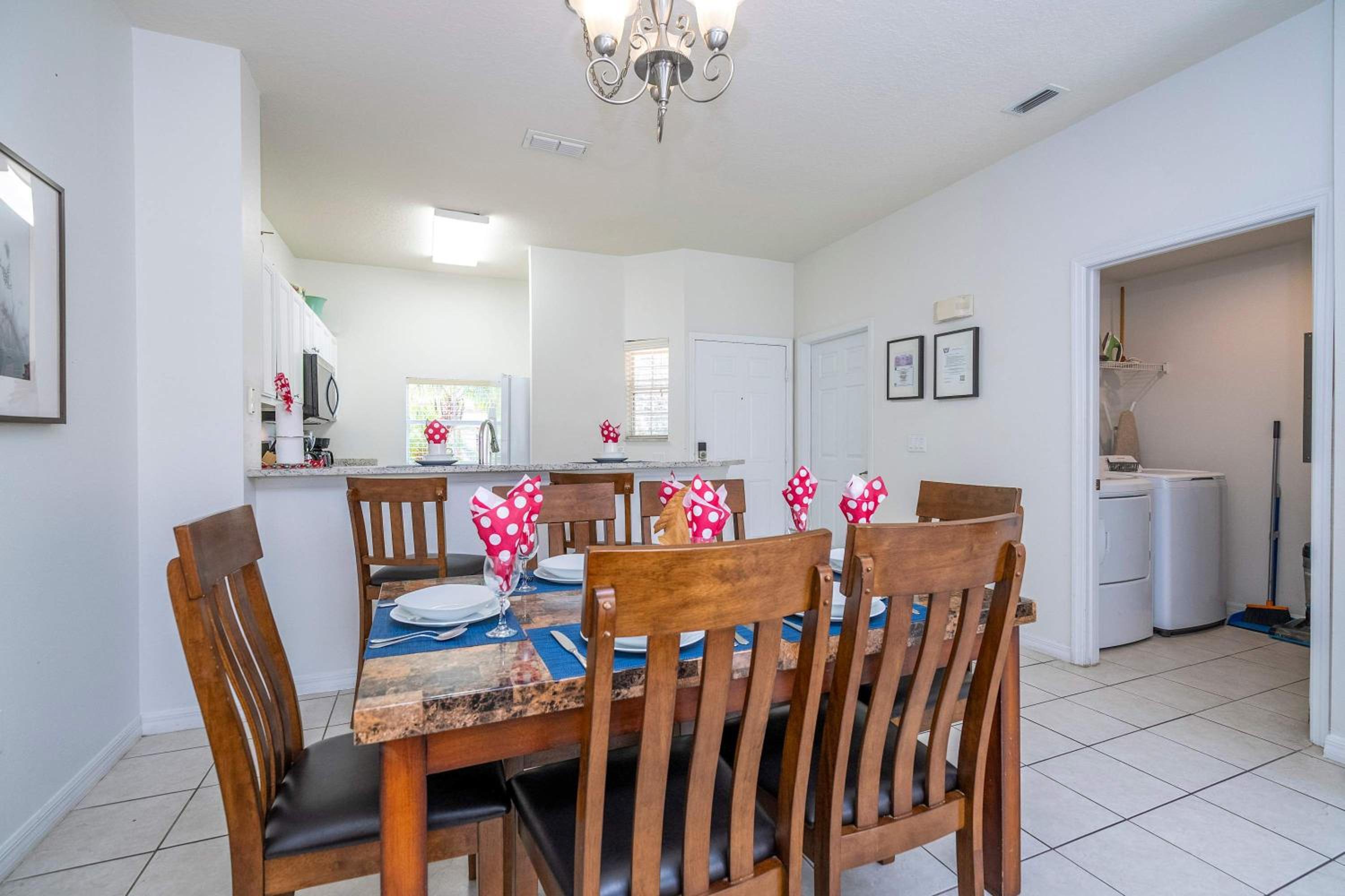 Bright 3B w Pool Close to Disney Encantada 8545