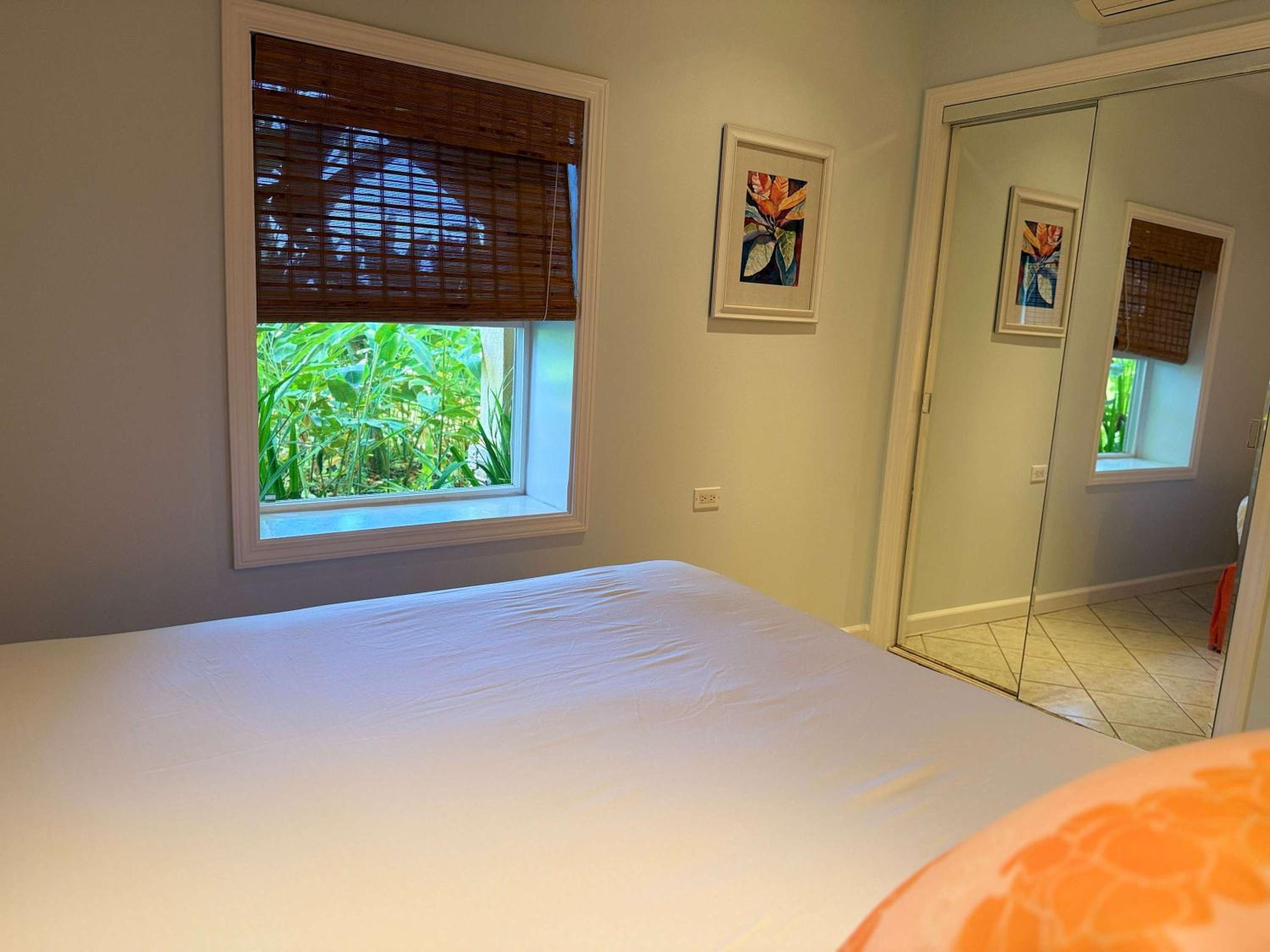 Ocean-Facing Maui B&B Room - Breakfast, BBQ & AC