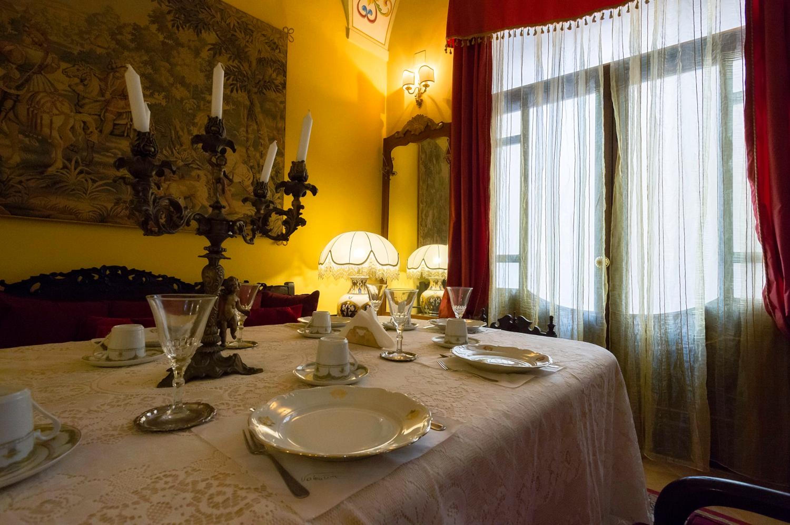 Roccamelia Historic Houses