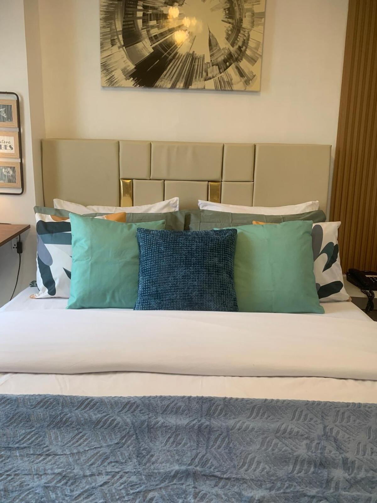 City & Samal View Studio with Balcony and Free WiFi & Netflix