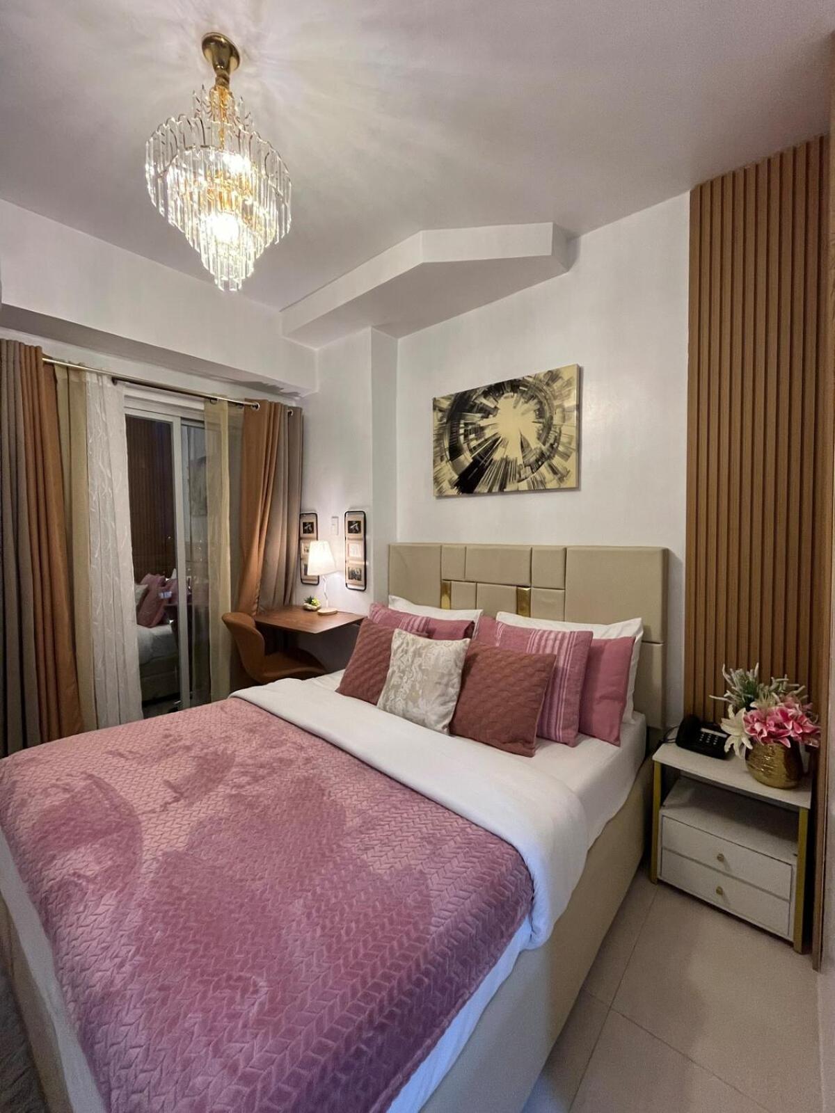 City & Samal View Studio with Balcony and Free WiFi & Netflix