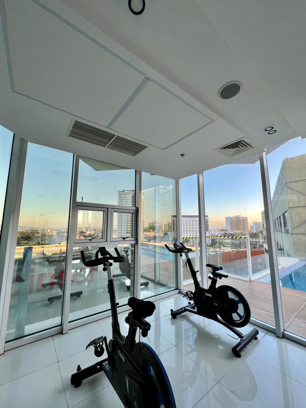 City & Samal View Studio with Balcony and Free WiFi & Netflix