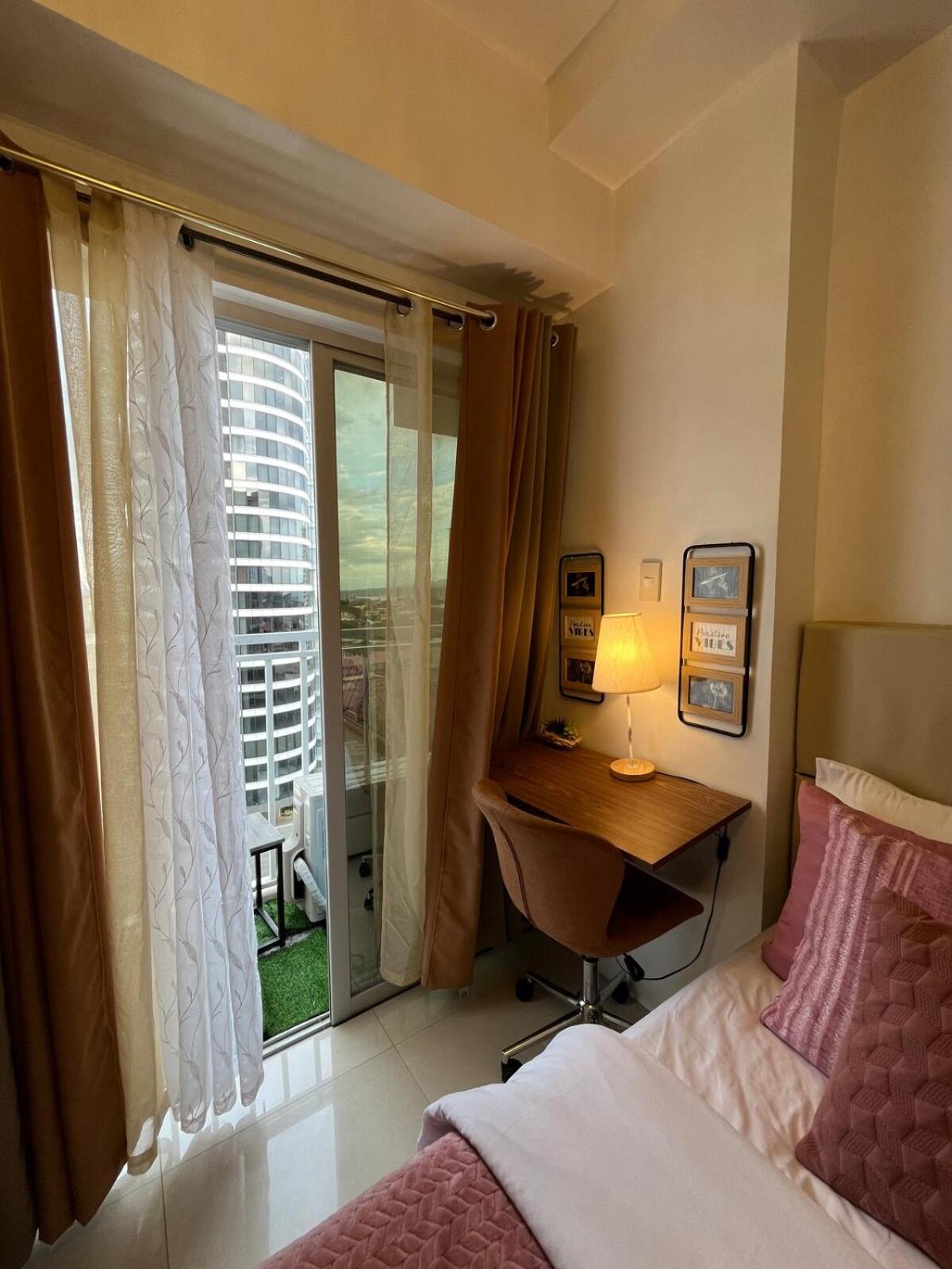 City & Samal View Studio with Balcony and Free WiFi & Netflix
