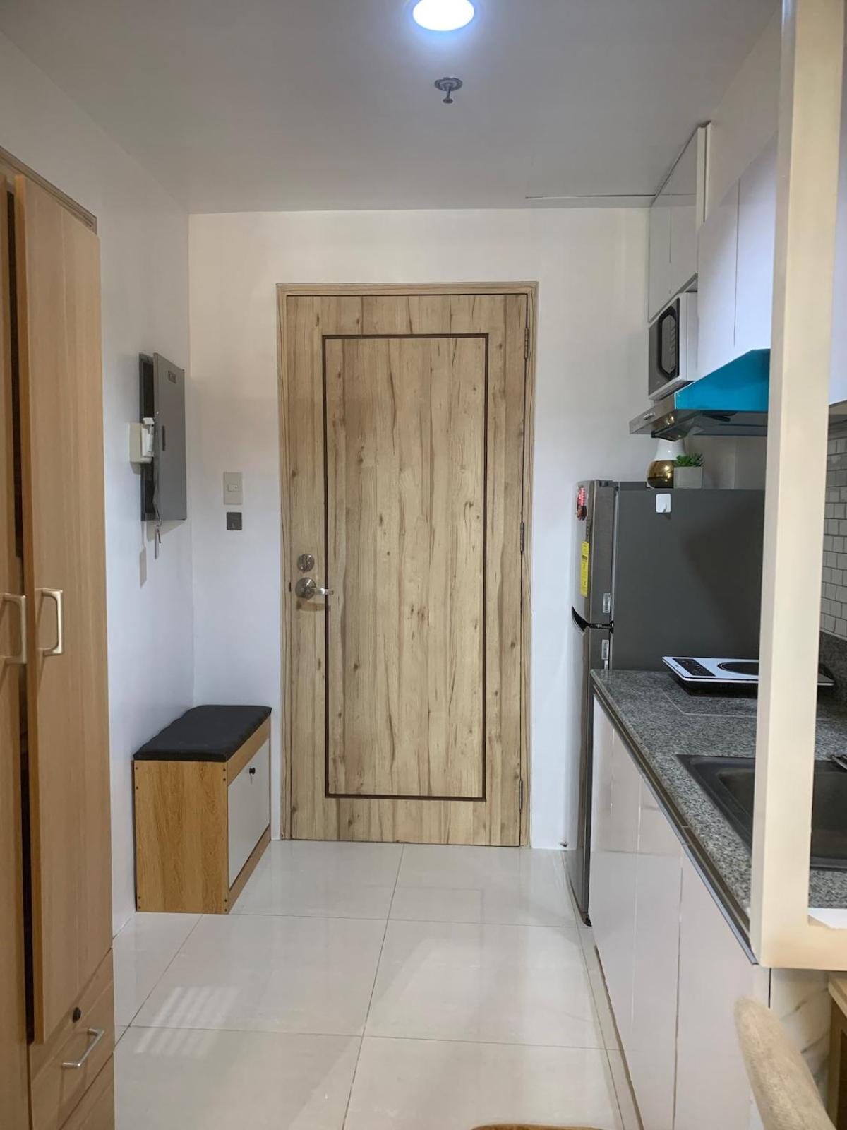 City & Samal View Studio with Balcony and Free WiFi & Netflix