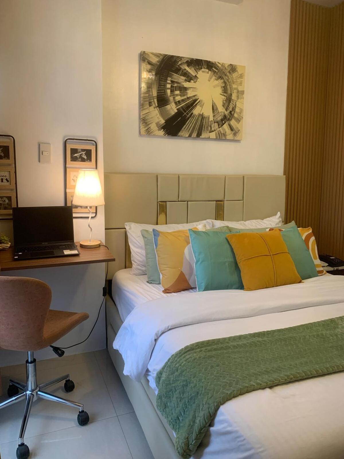 City & Samal View Studio with Balcony and Free WiFi & Netflix