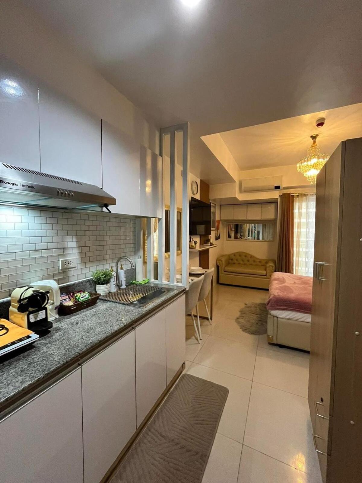 City & Samal View Studio with Balcony and Free WiFi & Netflix
