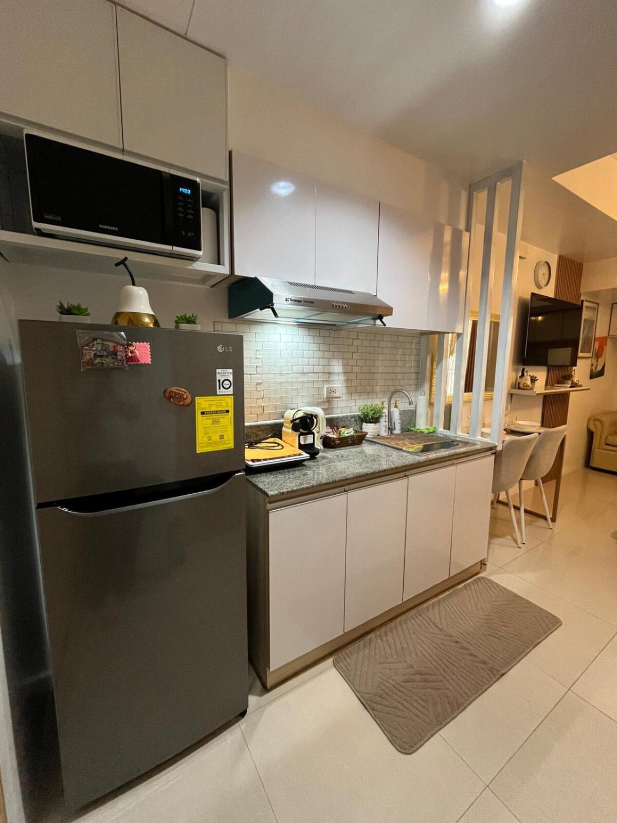 City & Samal View Studio with Balcony and Free WiFi & Netflix
