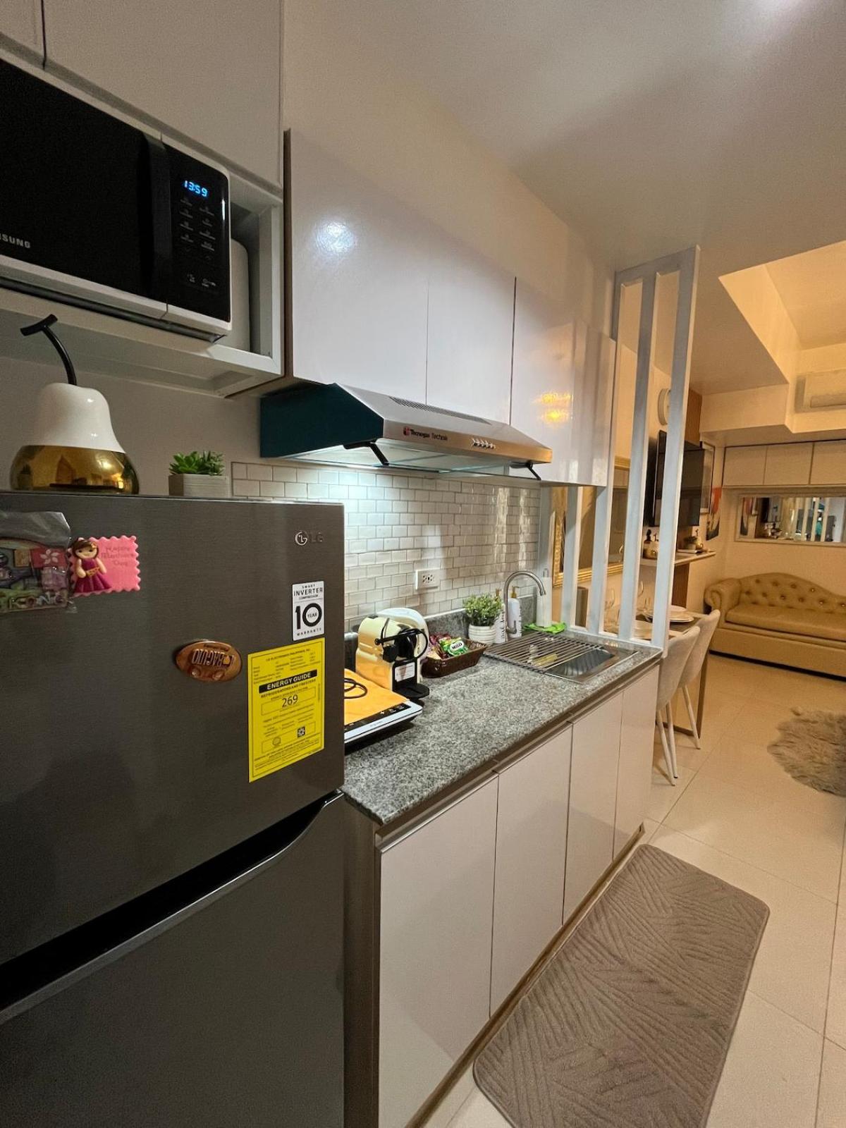 City & Samal View Studio with Balcony and Free WiFi & Netflix