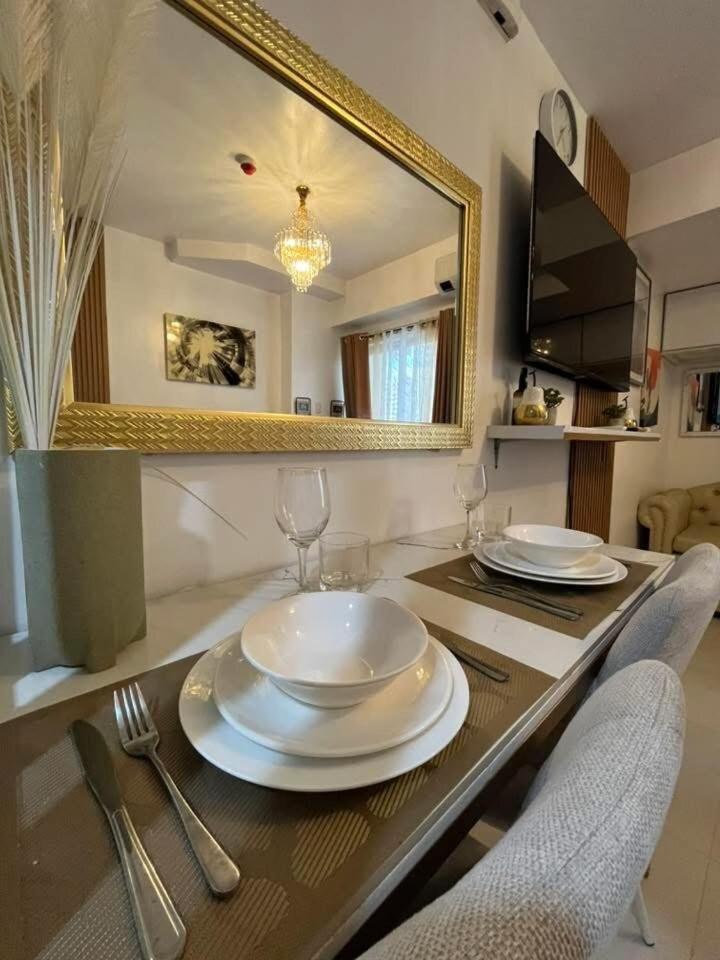 City & Samal View Studio with Balcony and Free WiFi & Netflix