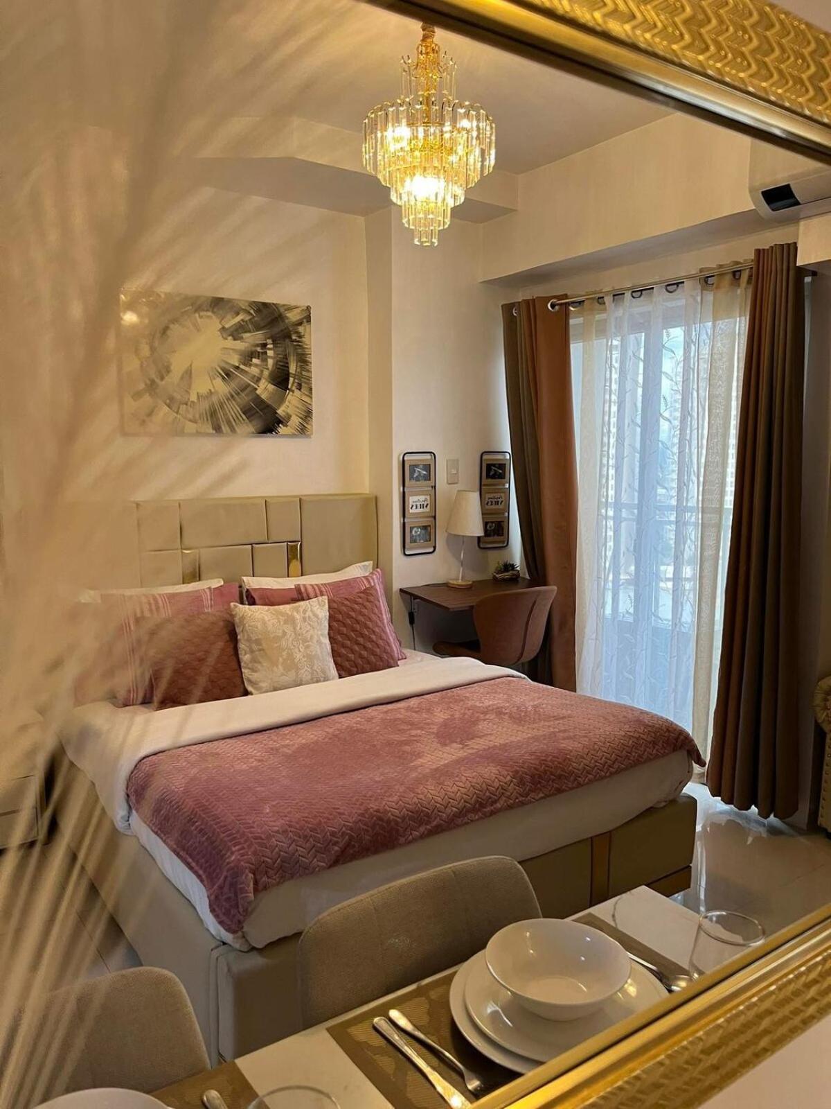 City & Samal View Studio with Balcony and Free WiFi & Netflix