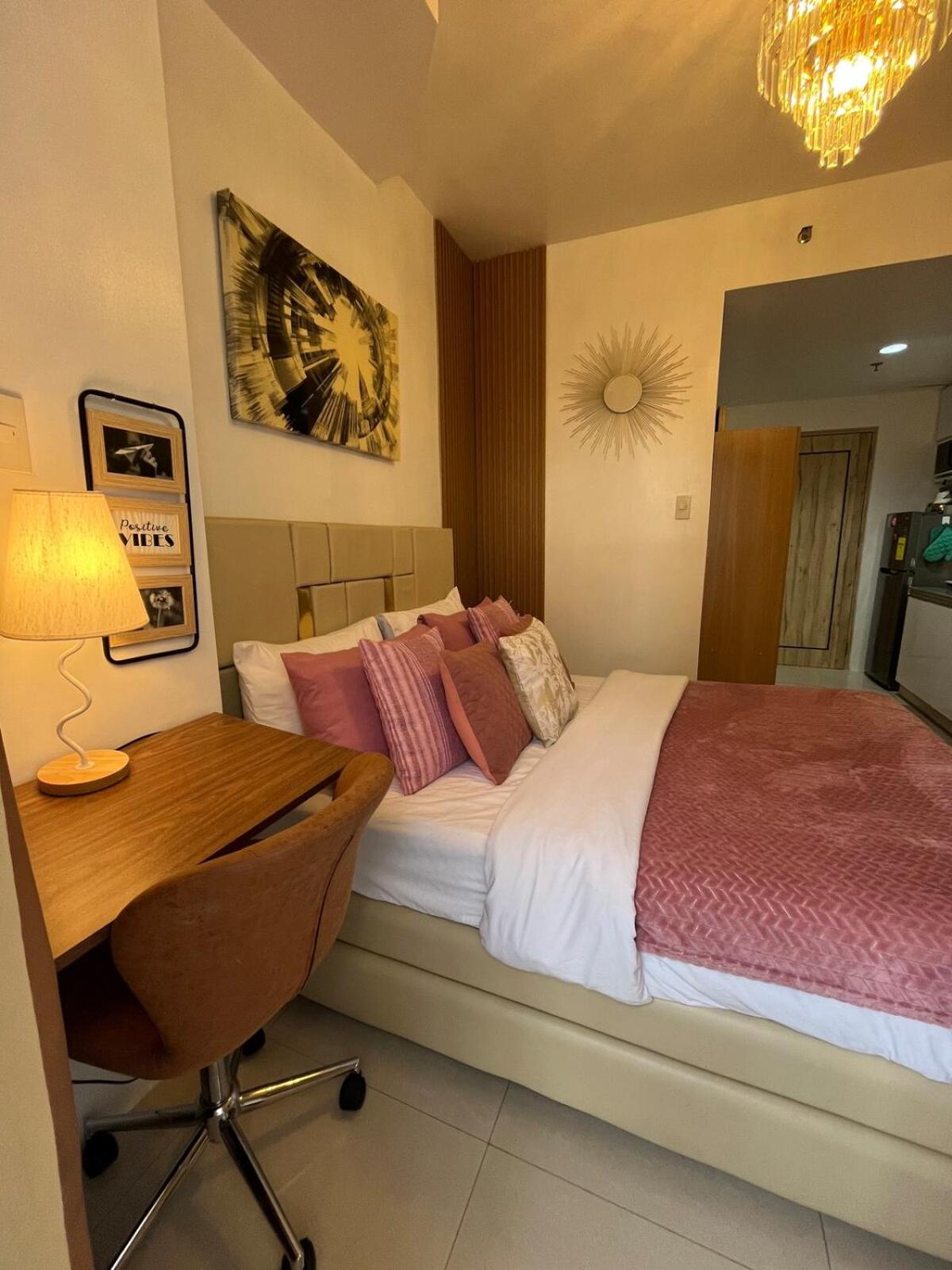 City & Samal View Studio with Balcony and Free WiFi & Netflix