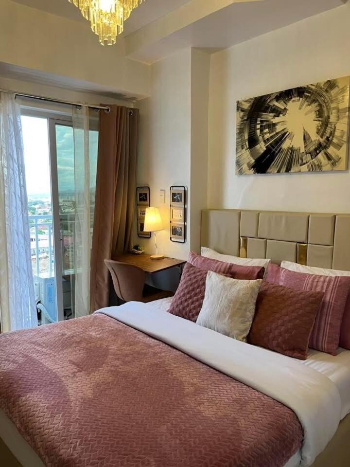 City & Samal View Studio with Balcony and Free WiFi & Netflix