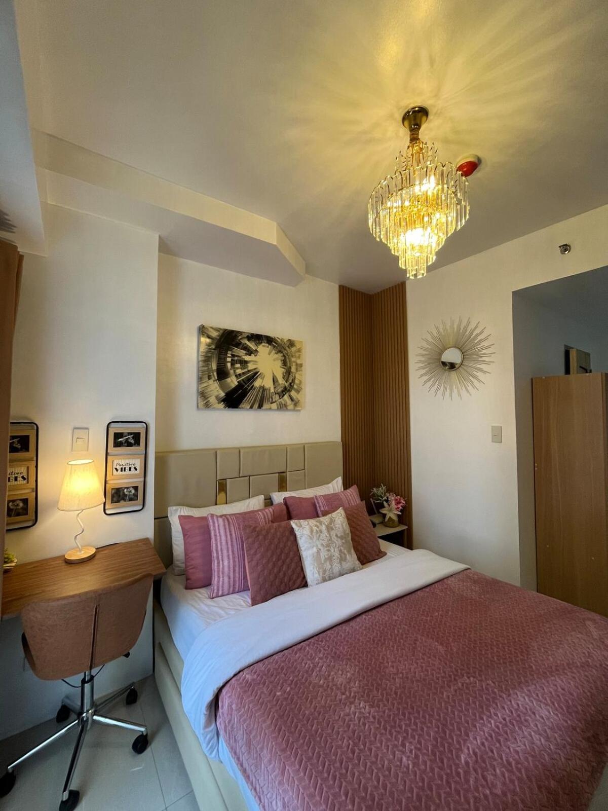 City & Samal View Studio with Balcony and Free WiFi & Netflix