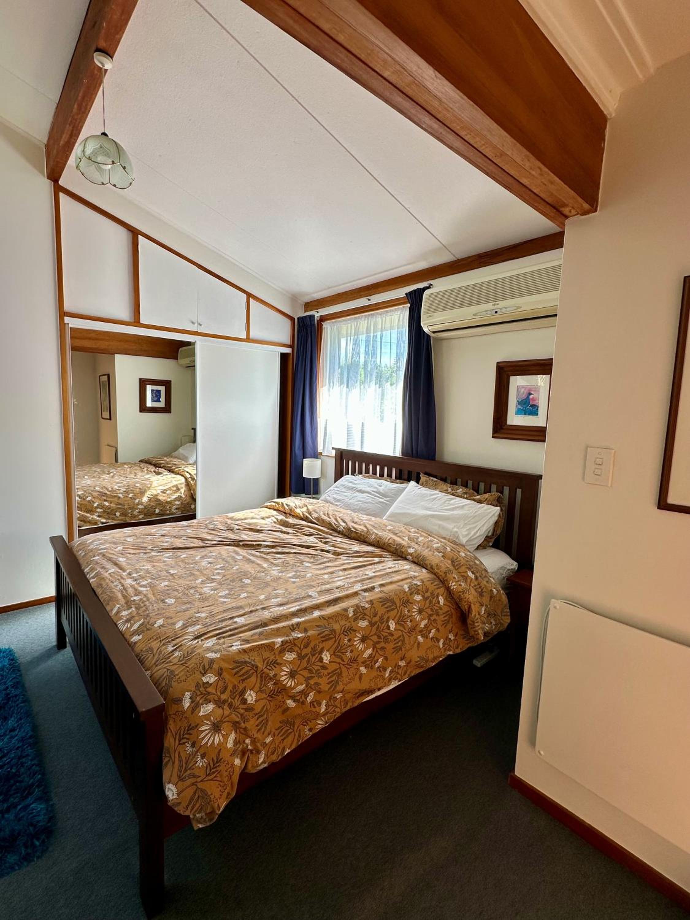 Cozy and quiet studio apartment with shared spa pool