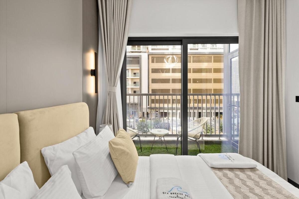 Elegant 1BR with Bedroom Balcony - Sobha Crest C