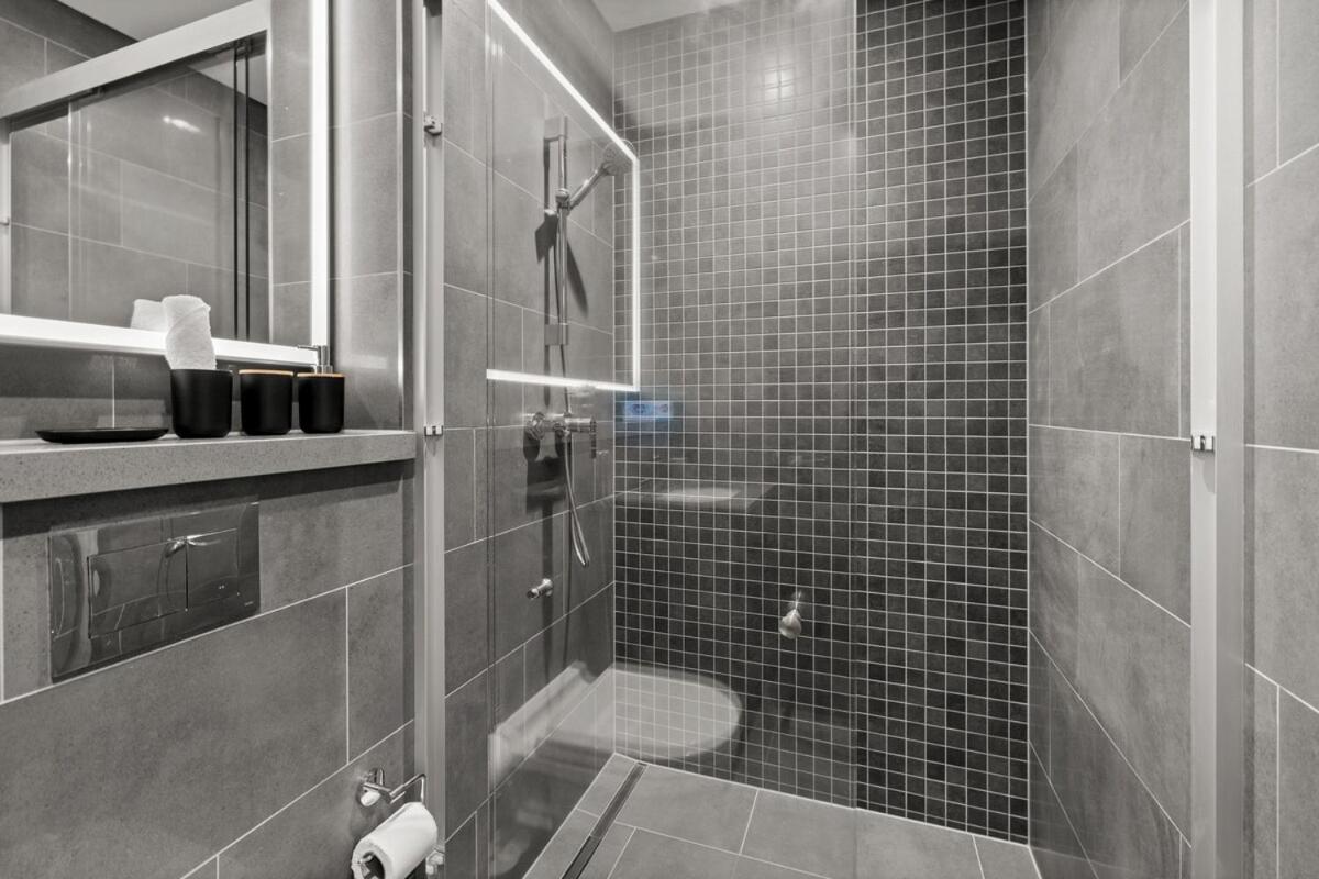 Bright, Breezy and Central 1BR with Extra Room