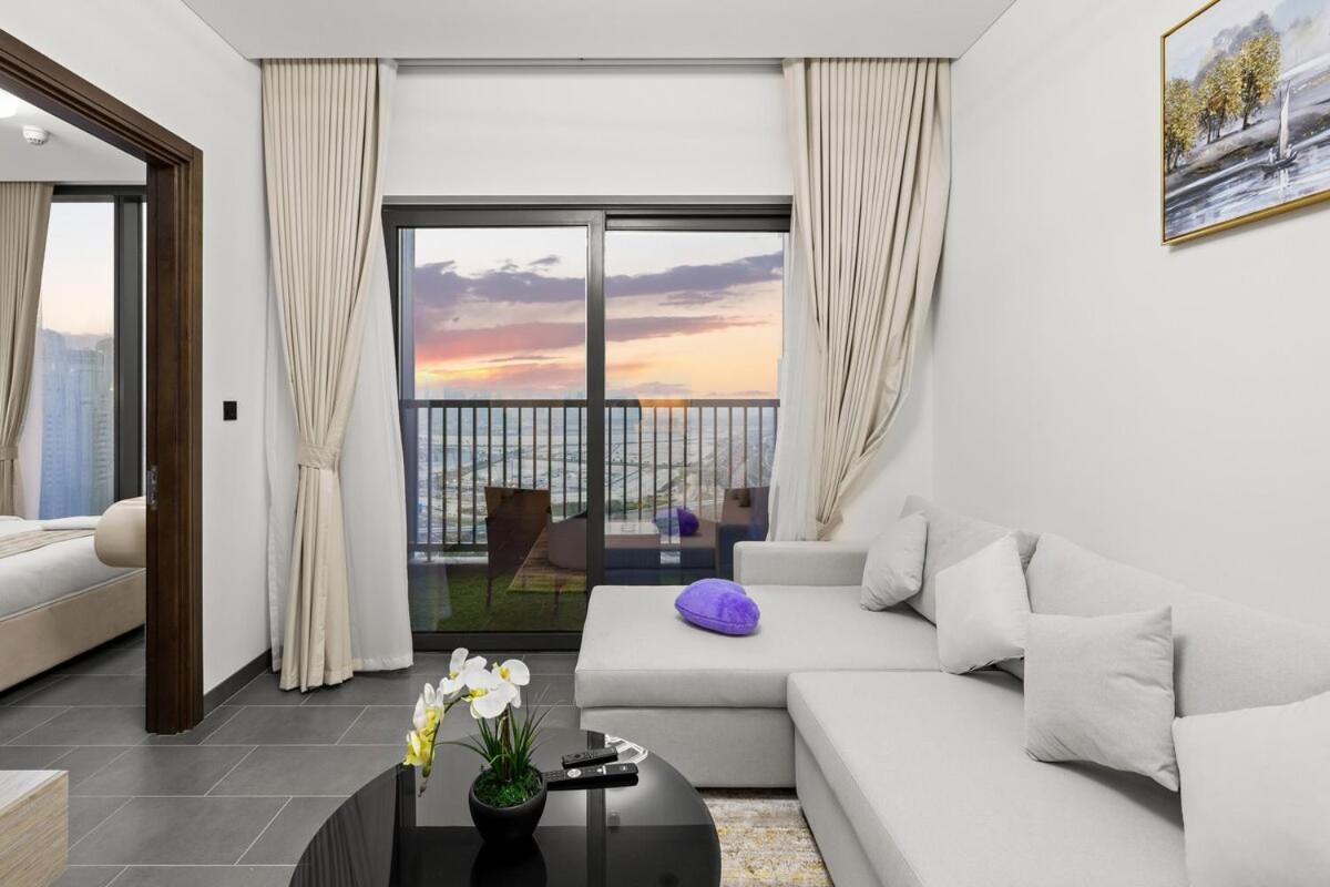 Bright, Breezy and Central 1BR with Extra Room