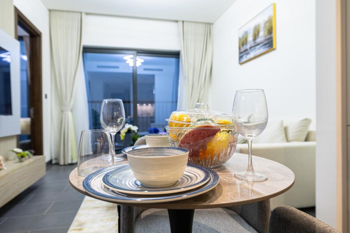 Bright, Breezy and Central 1BR with Extra Room