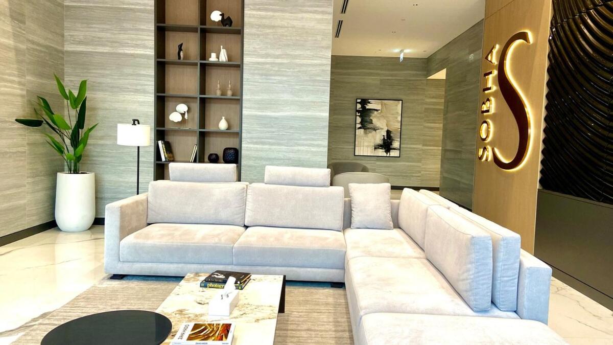 Bright, Breezy and Central 1BR with Extra Room