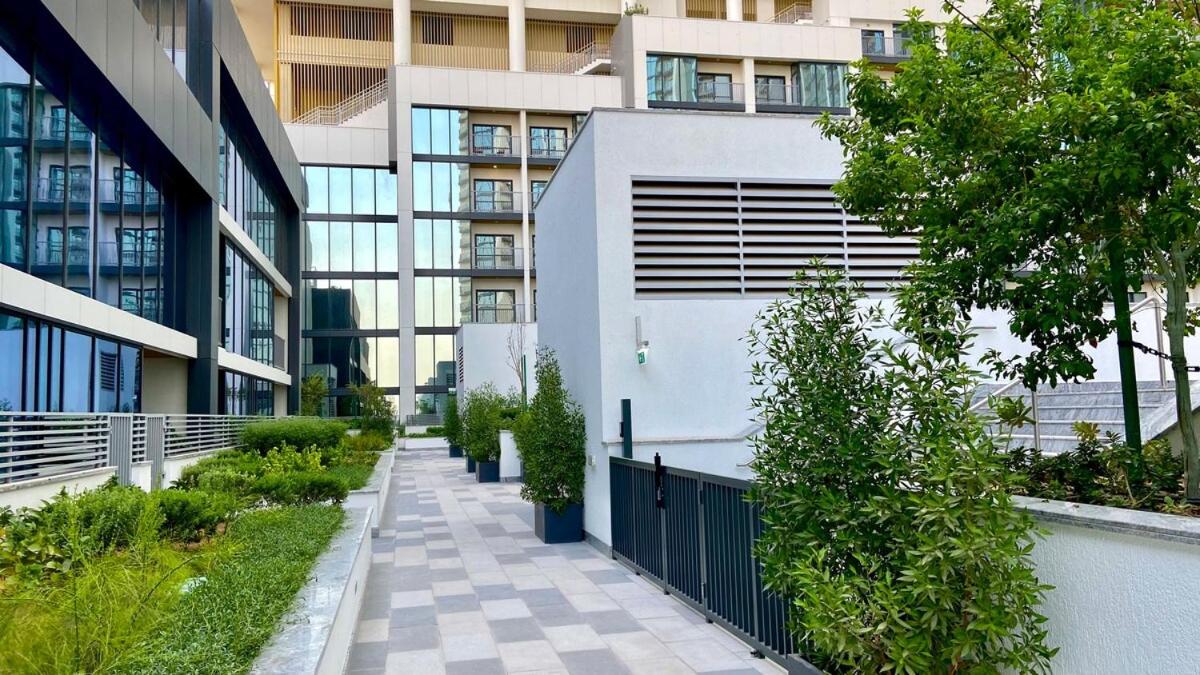 Bright, Breezy and Central 1BR with Extra Room