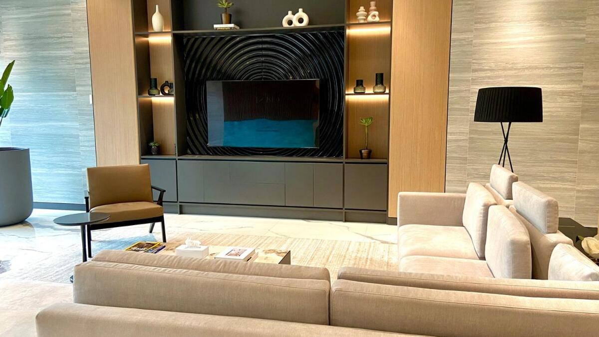 Bright, Breezy and Central 1BR with Extra Room