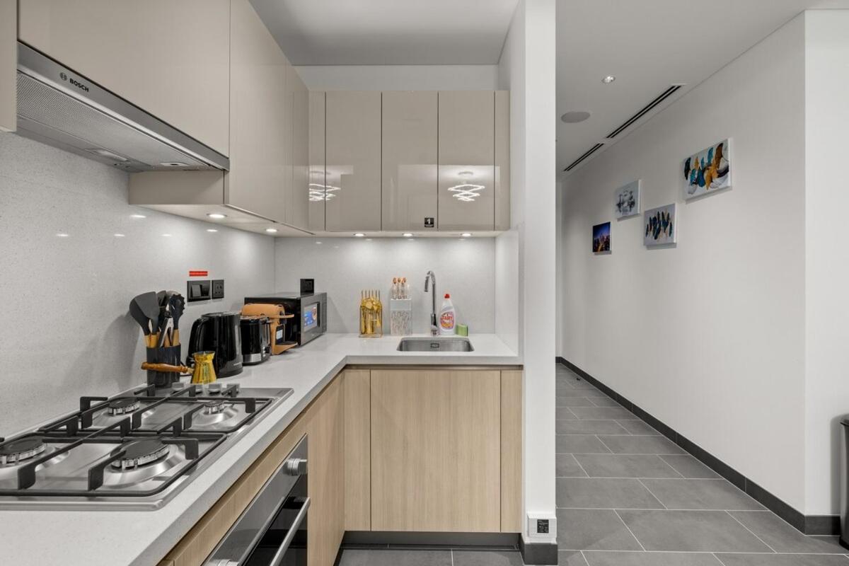 Bright, Breezy and Central 1BR with Extra Room