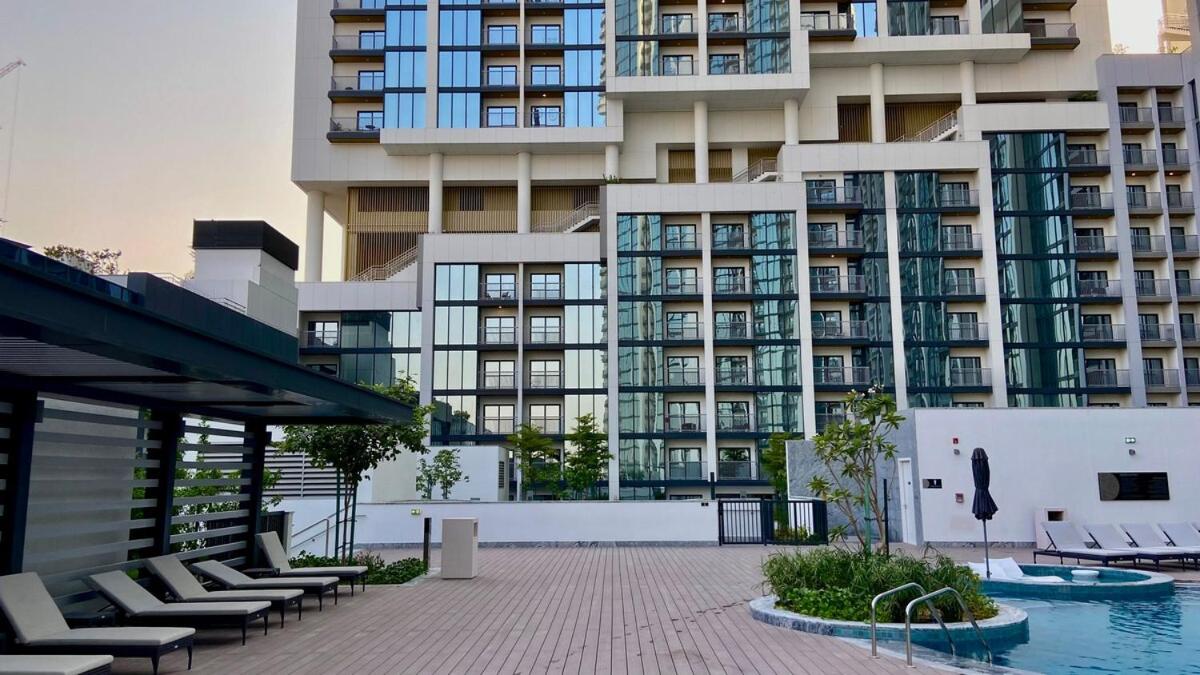Bright, Breezy and Central 1BR with Extra Room