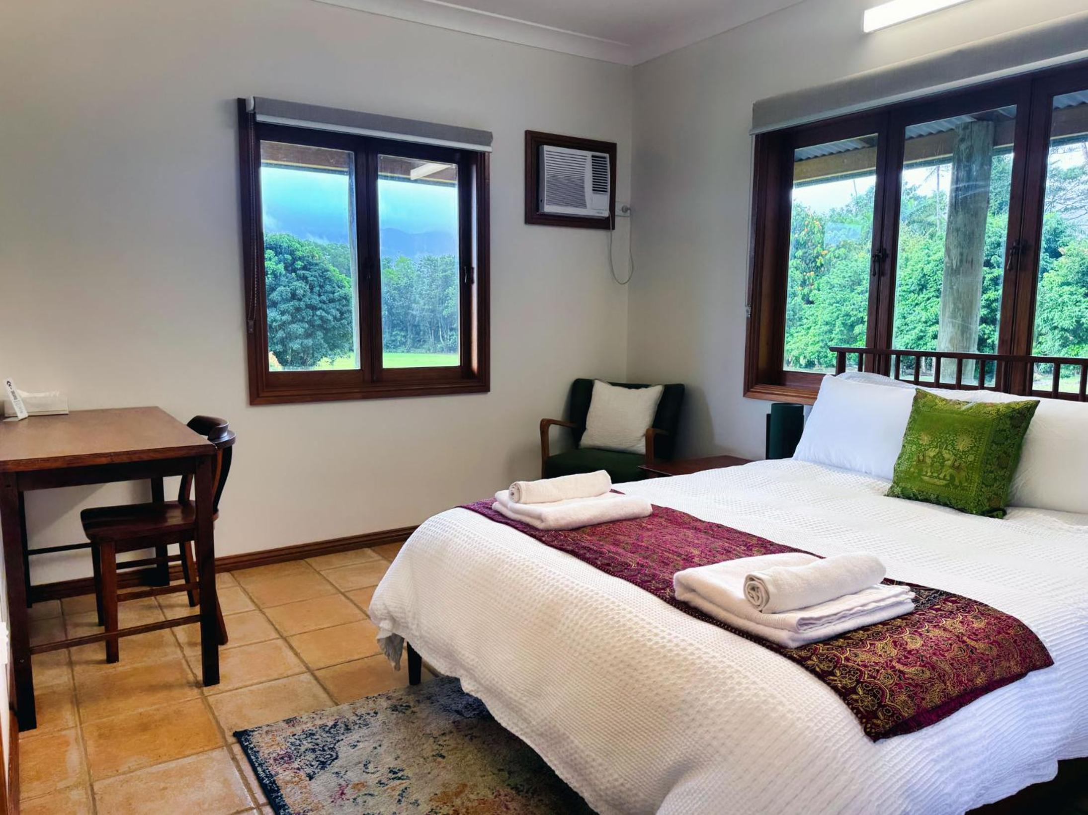 Ahana Hillside - Scenic Stay Near Cairns