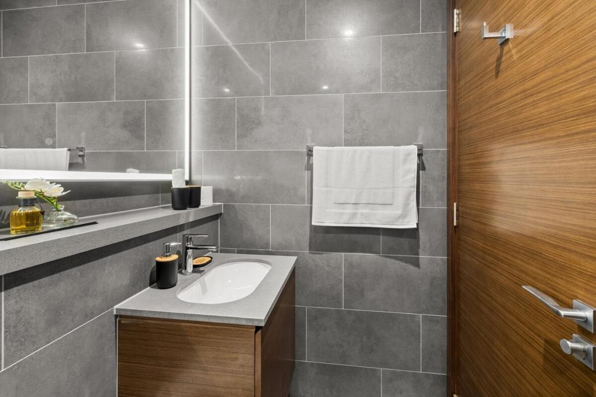Premium Stay in Sobha 1BR with Extra Room and Balcony