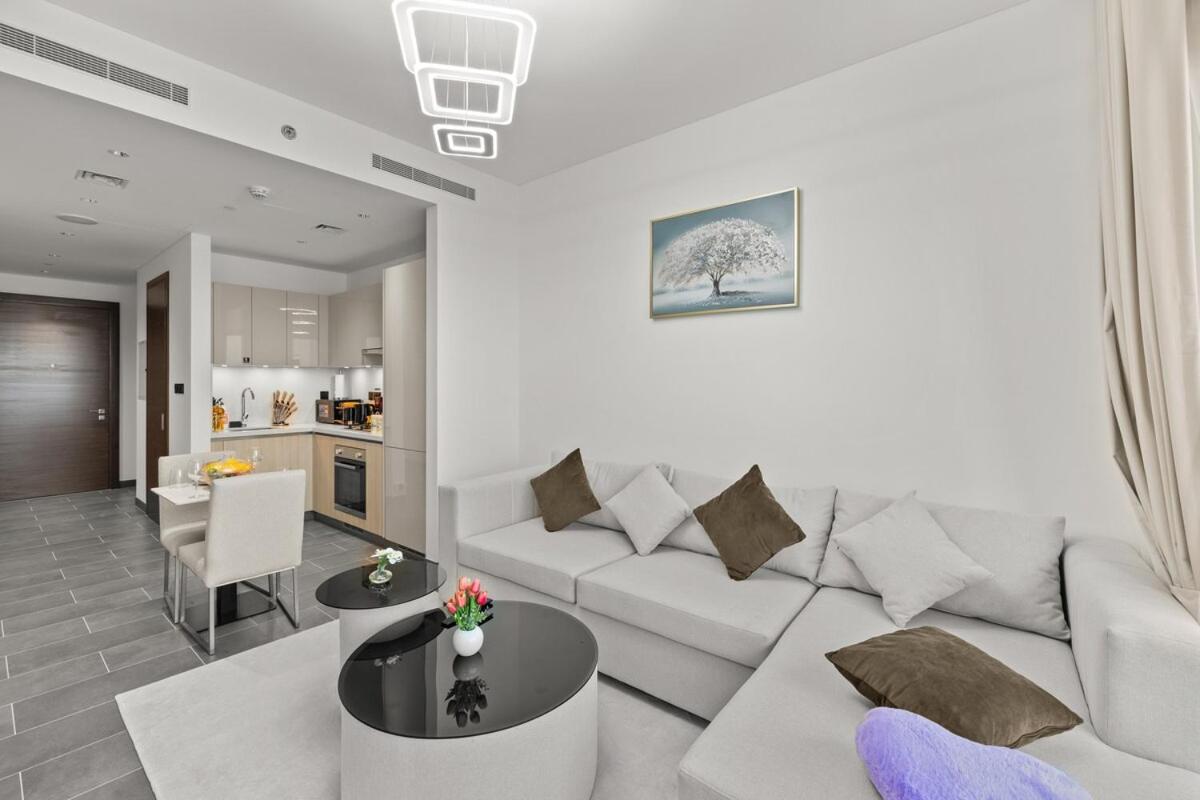 Premium Stay in Sobha 1BR with Extra Room and Balcony
