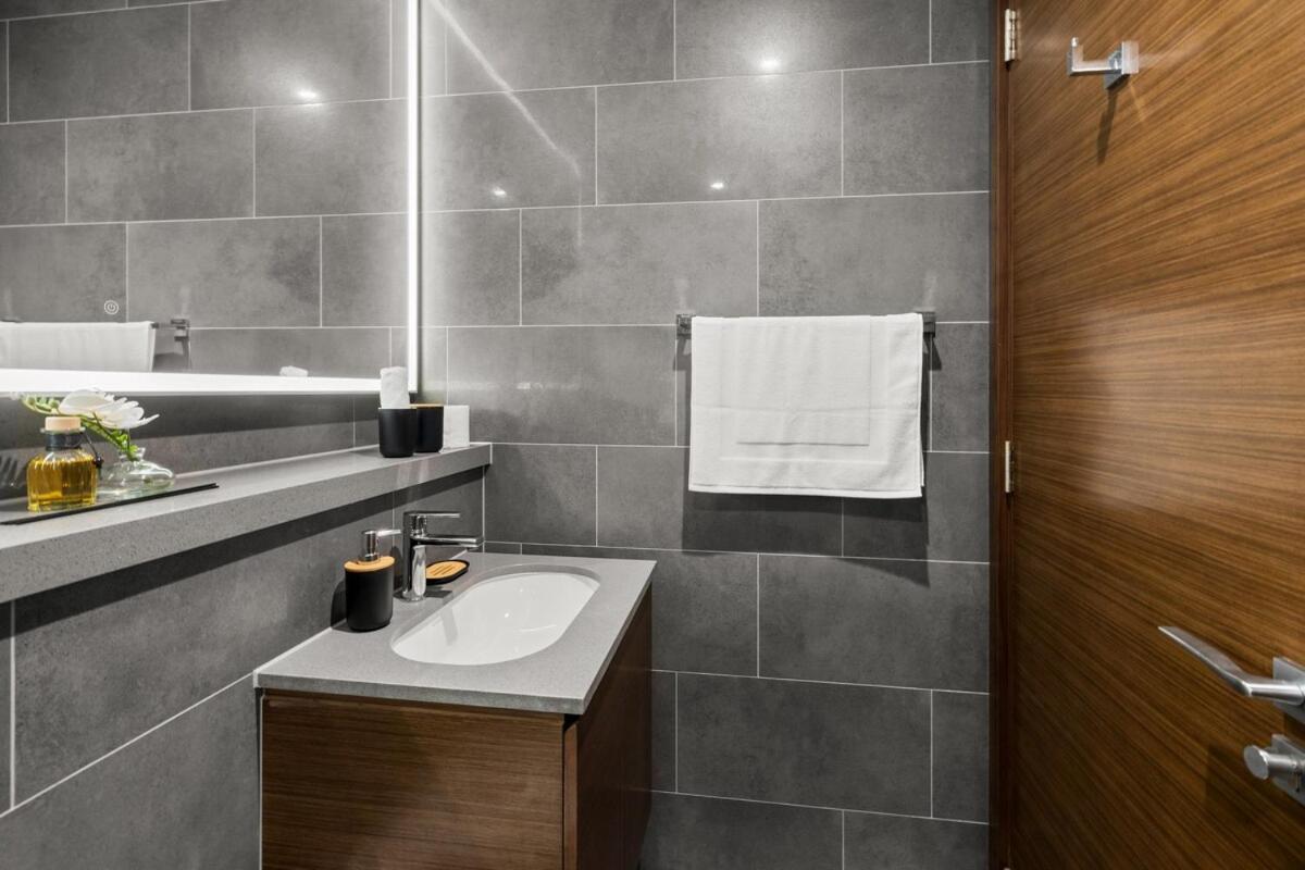Premium Stay in Sobha 1BR with Extra Room and Balcony
