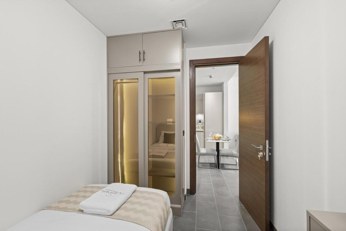 Premium Stay in Sobha 1BR with Extra Room and Balcony